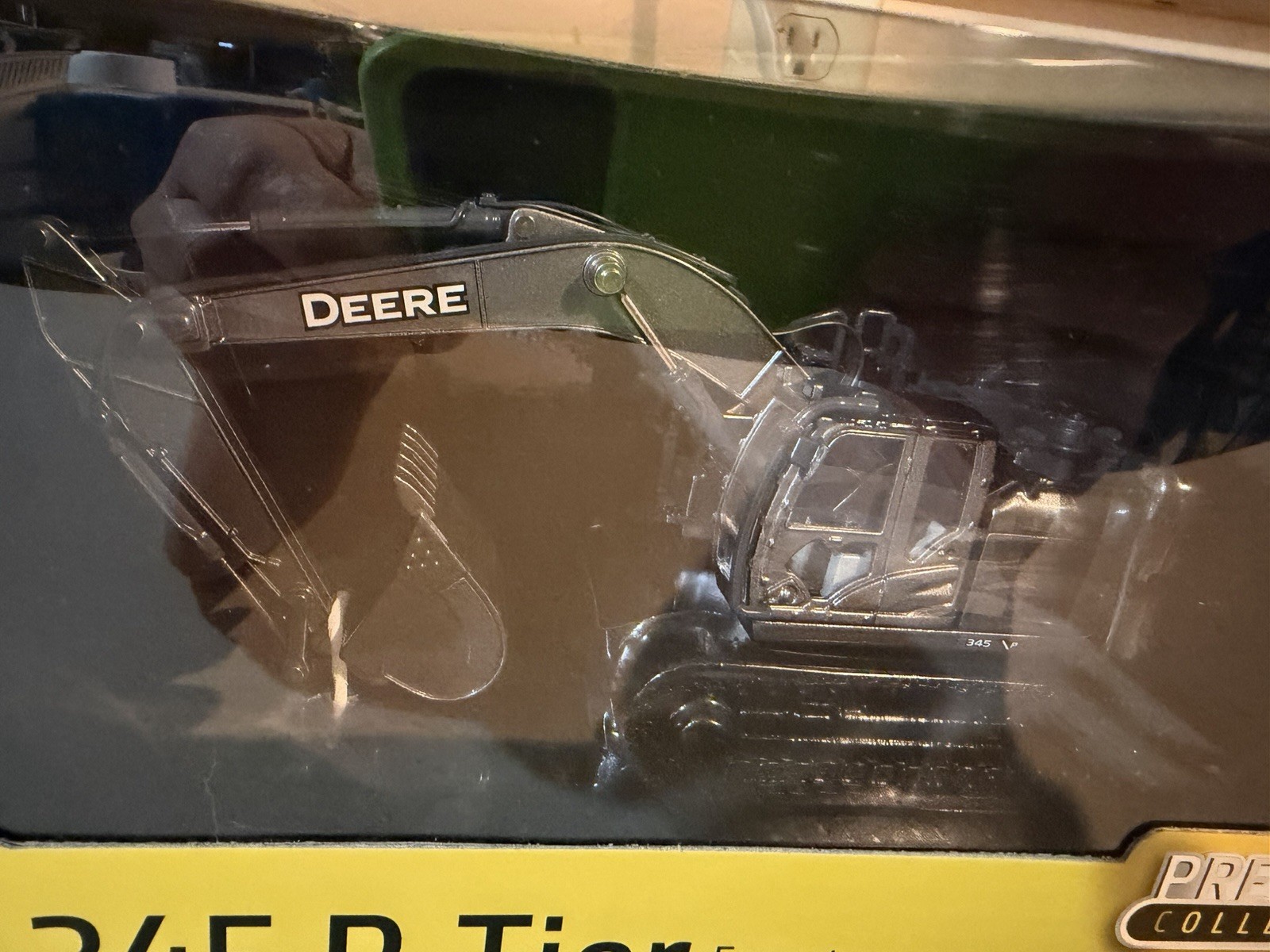 ERTL John Deere 345 P-Tier Excavator 1:50 Die-cast Prestige Chase Model