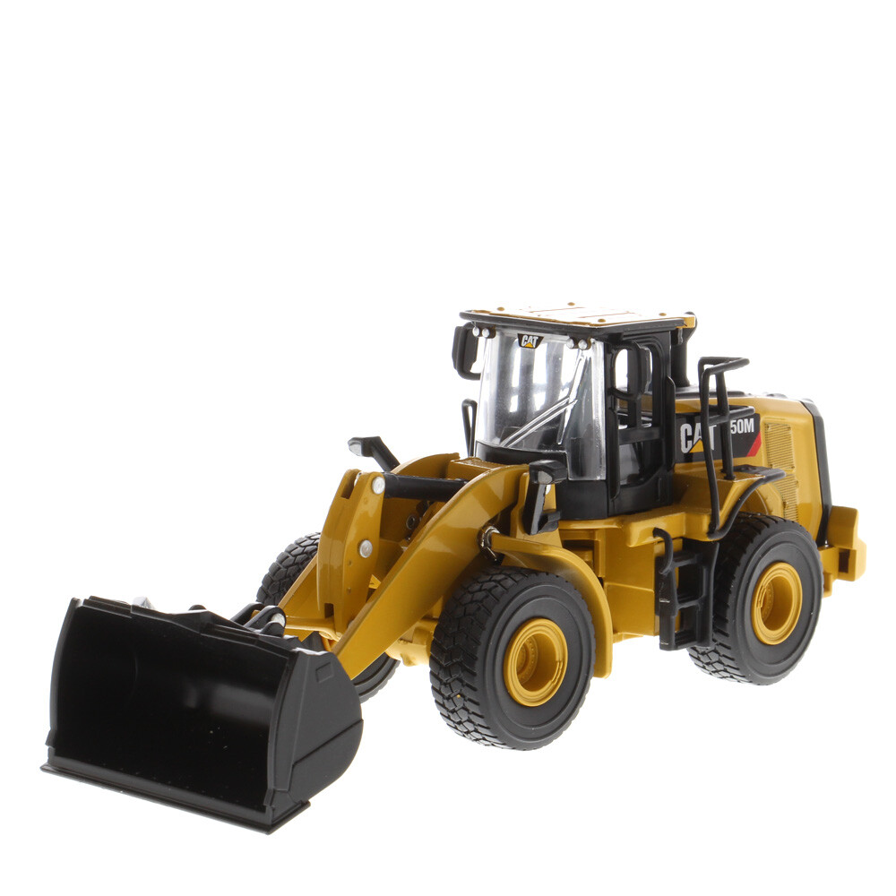 DIECAST MASTERS 1/64 CAT 950M WHEEL LOADER LOWBOY LOAD SAME SCALE AS DCP