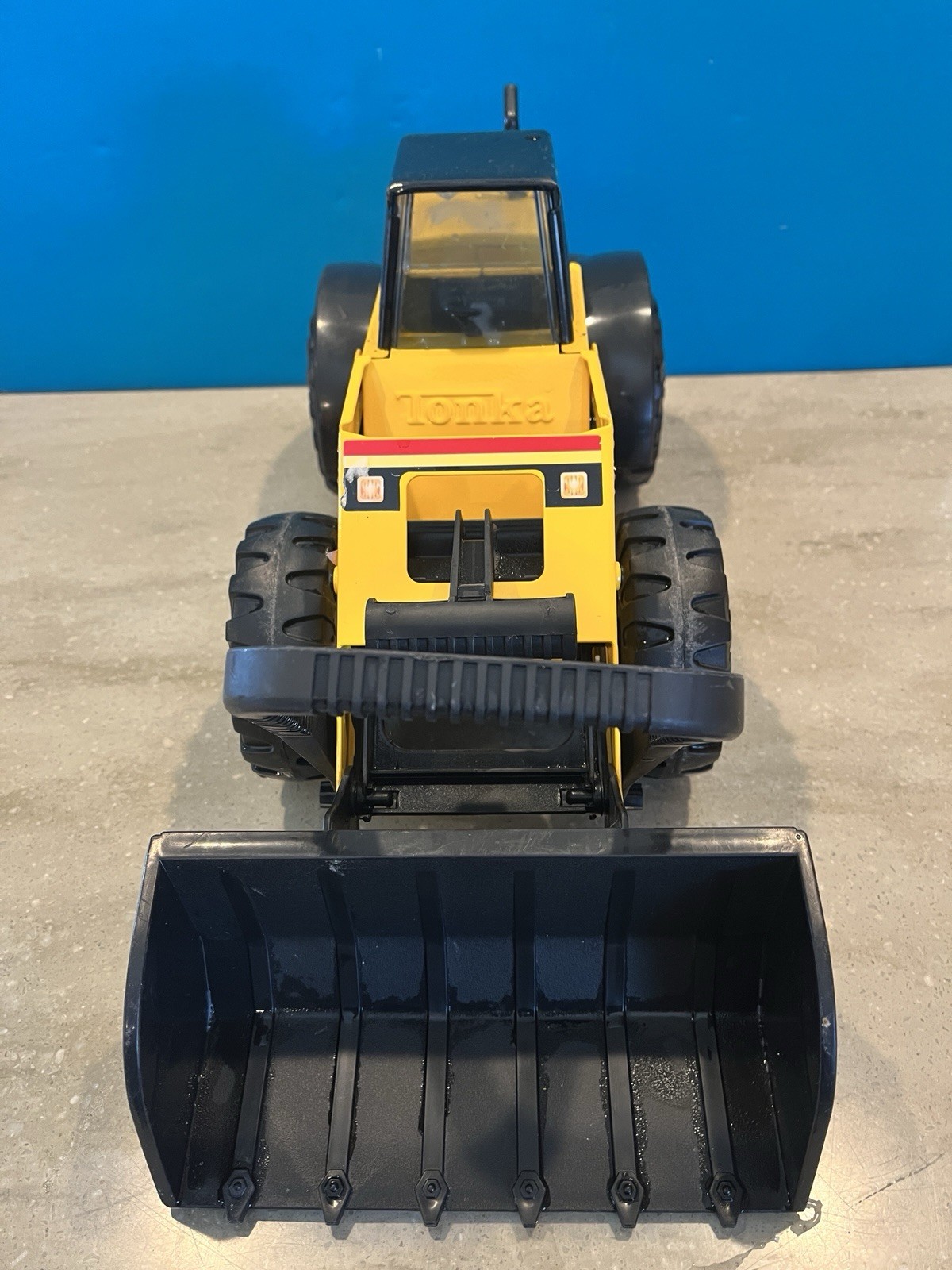 1999 Hasbro Tonka Truck “Mighty Front Loader” #728 Steel 21” inch M-7457-1 Used