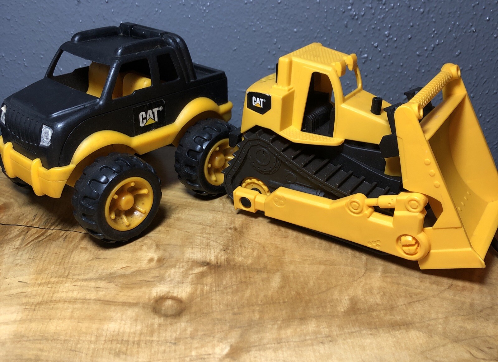 Cat Plastic Yellow Black Construction Vehicle Jeep And Bulldozer M4