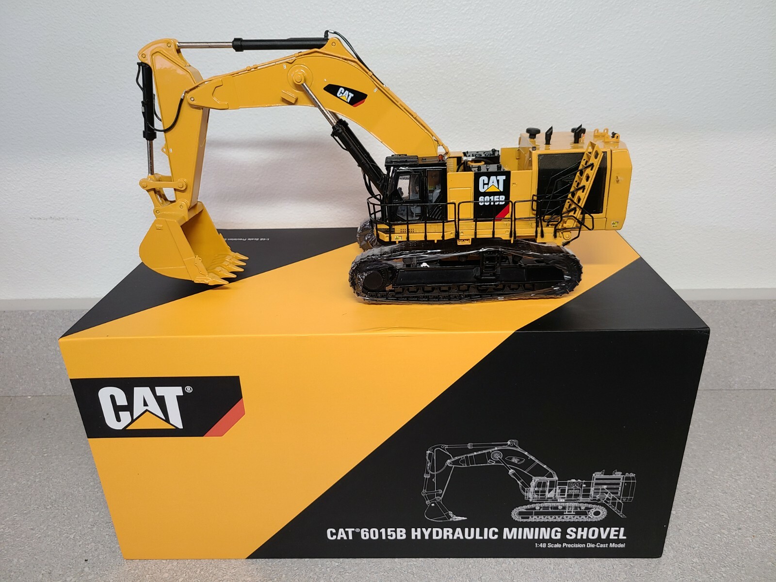 Caterpillar Cat 6015B Mining Excavator – CCM 1:48 Scale Diecast Model New