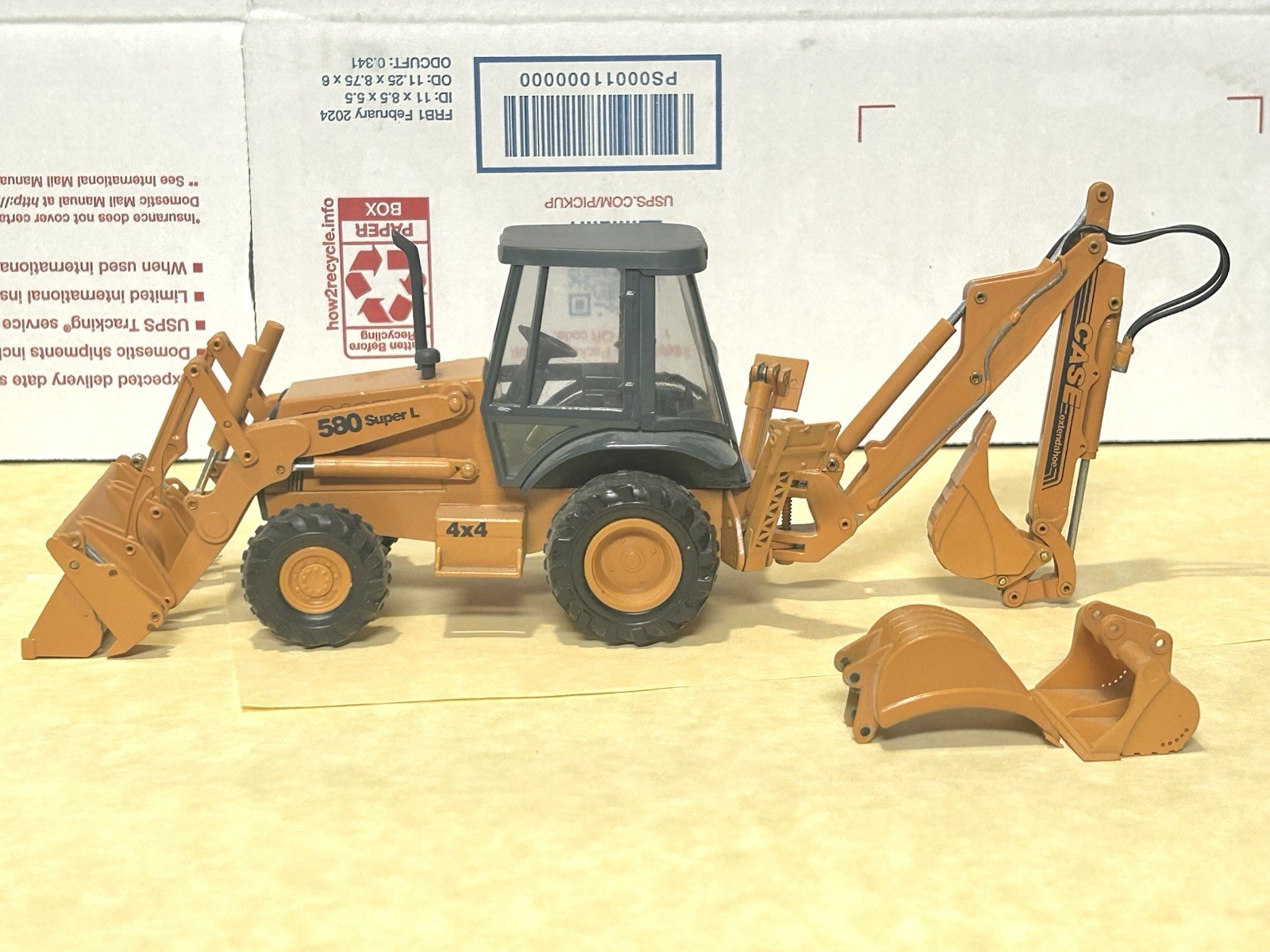 Conrad 1/35 Scale CUSTOM BUILT CASE 580 SUPER L Backhoe-Loader (U.S. Version)