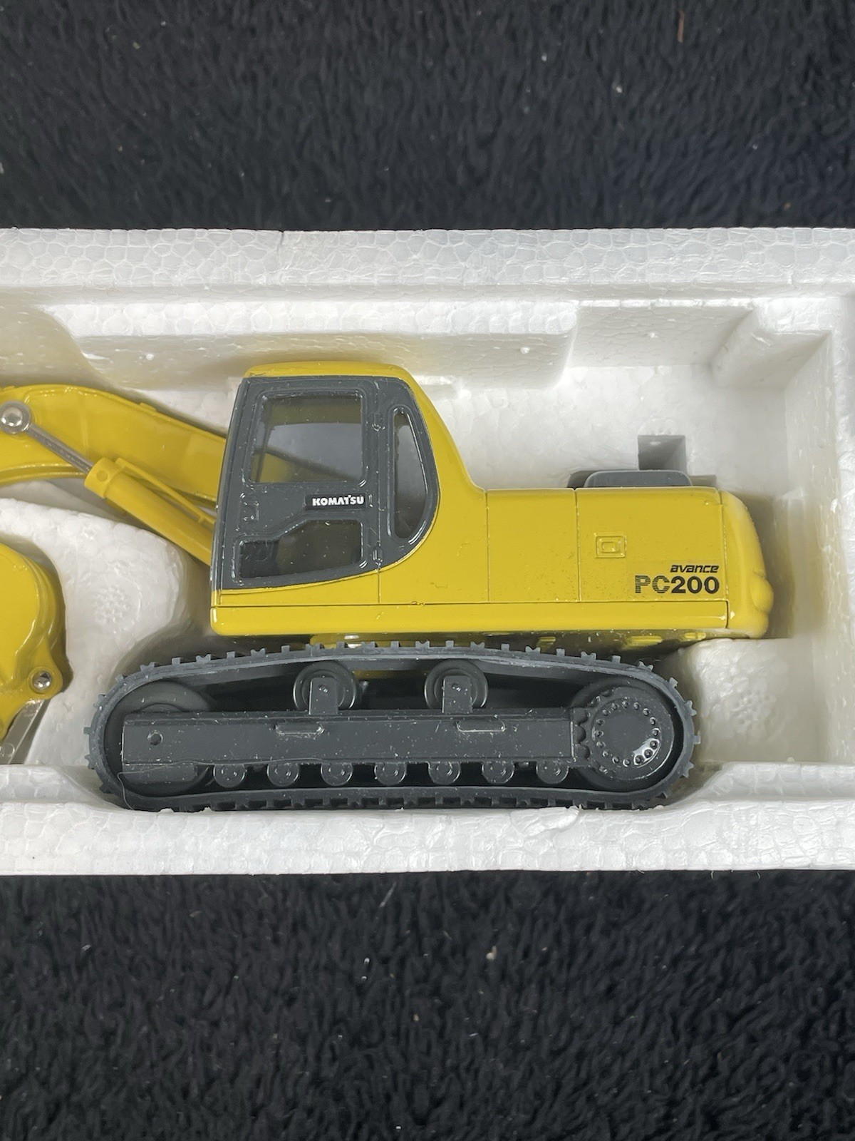 Komatsu PC200 Avance Excavator Goodswave 1:43 Scale Model Power Shovel Tokyo