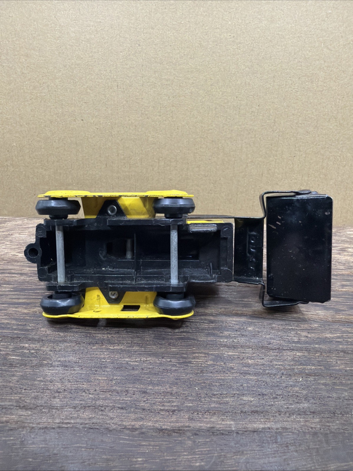 Vintage 1970’s Yellow Metal Tonka Bulldozer Front End Loader Toy – 5″