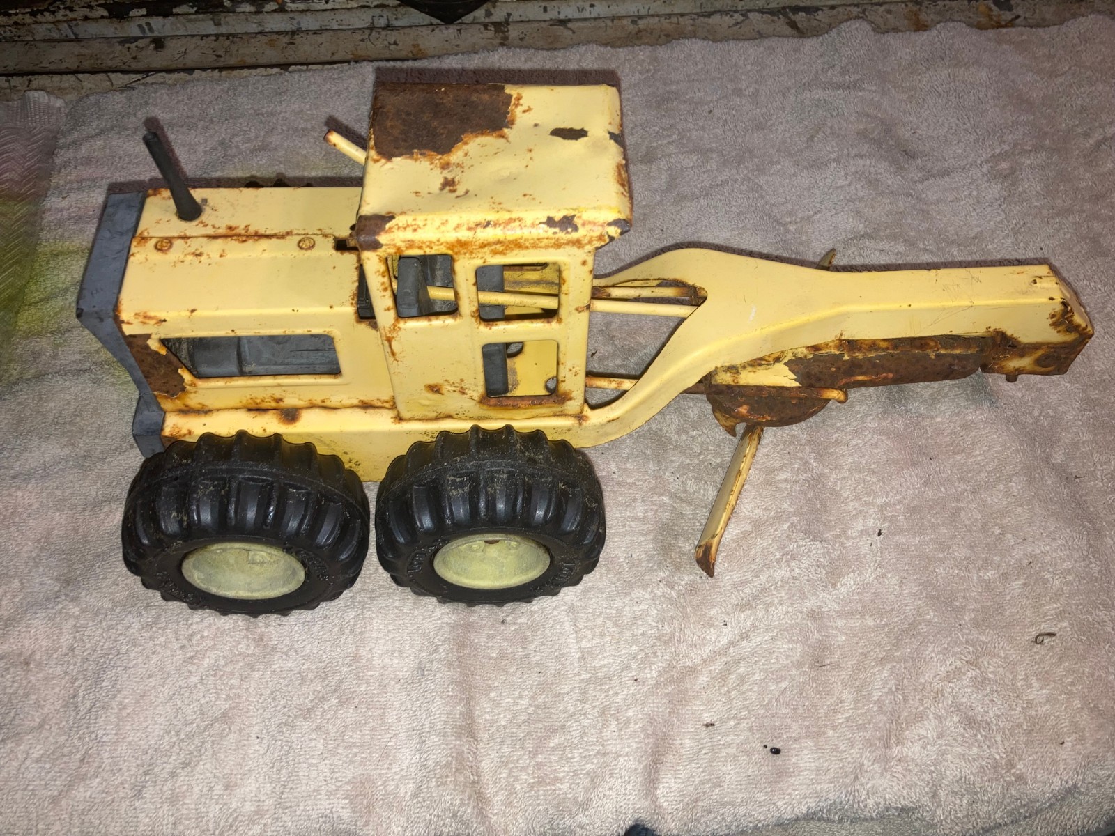 Vintage Tonka Road Grader for parts or restoration – circa ’70s – ’80s