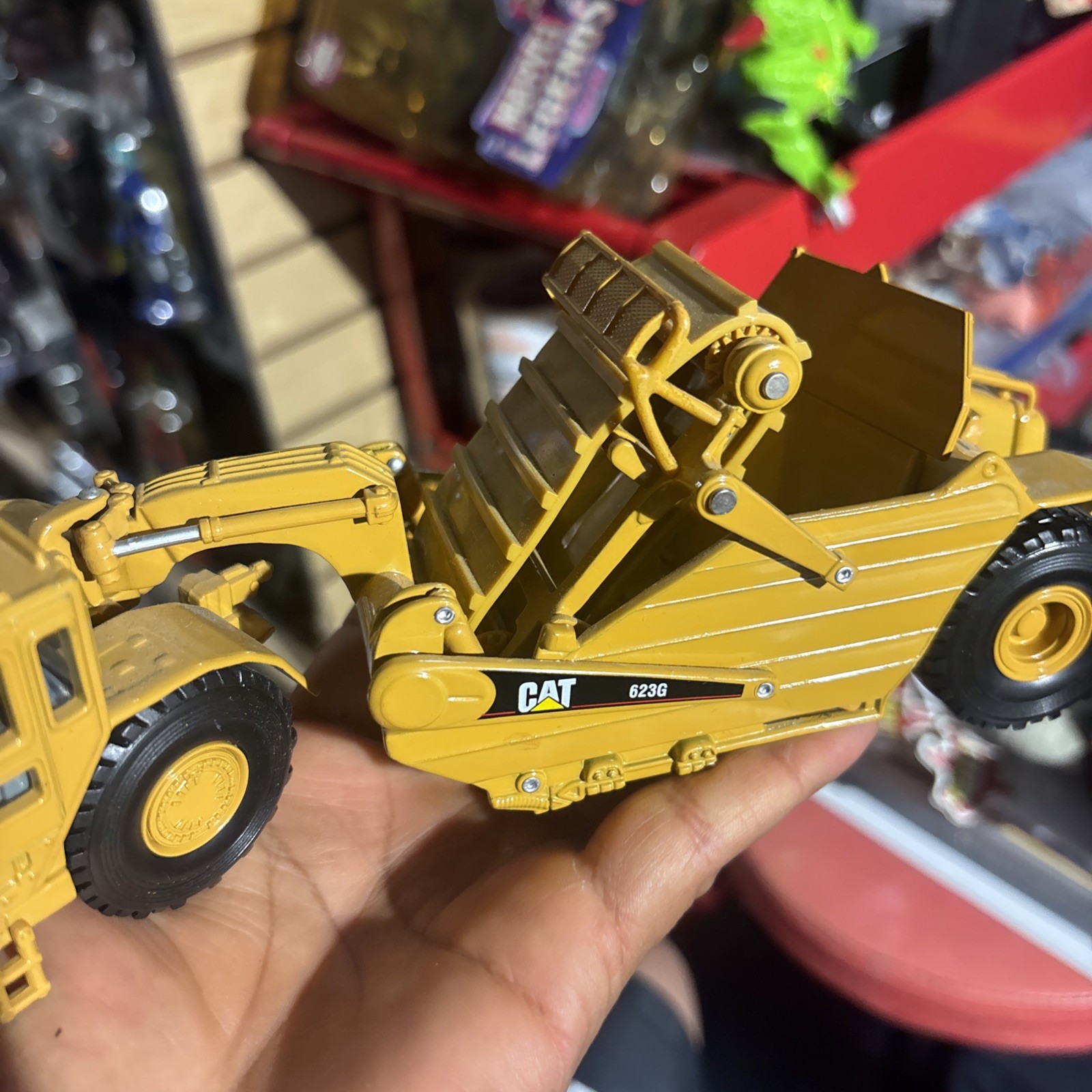 Yellow 2004 Norscot 1:50 Caterpillar CAT 623G Elevating Scraper ~~Shelved ONLY~~