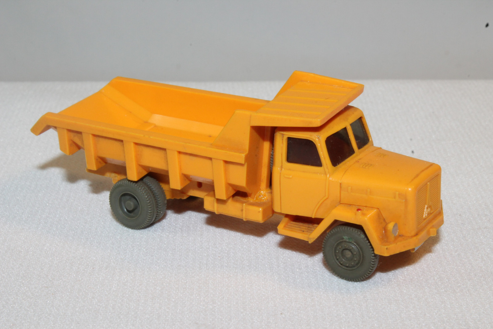 Wiking Magirus Single Axle Dump Truck,