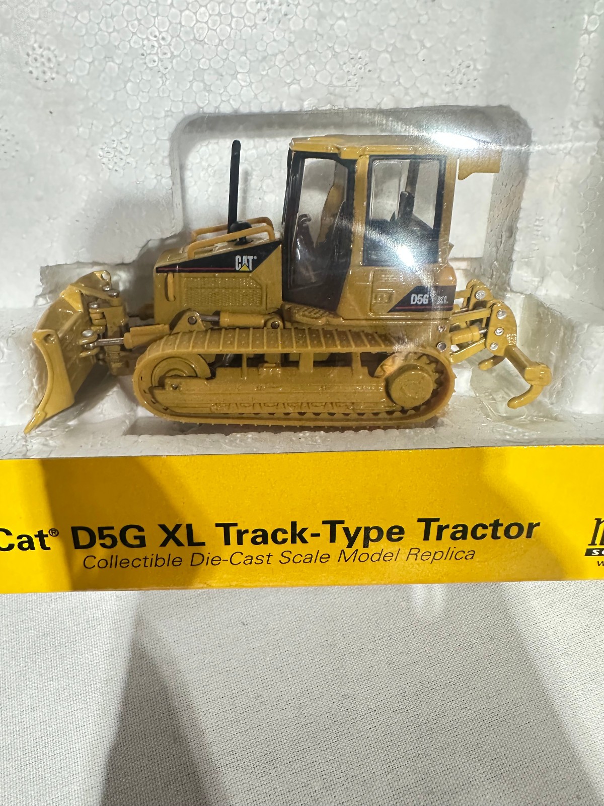 Caterpillar D5G XL Dozer With Blade & Ripper By Norscot 1/50th Scale