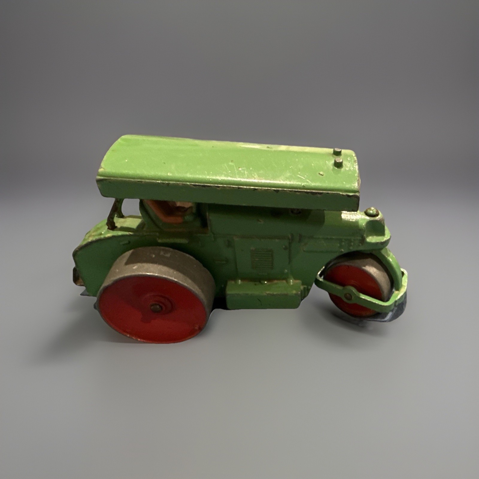 Dinky Diecast Road Roller Construction Vehicle 1:43 Cast Iron Green Red Gray C10