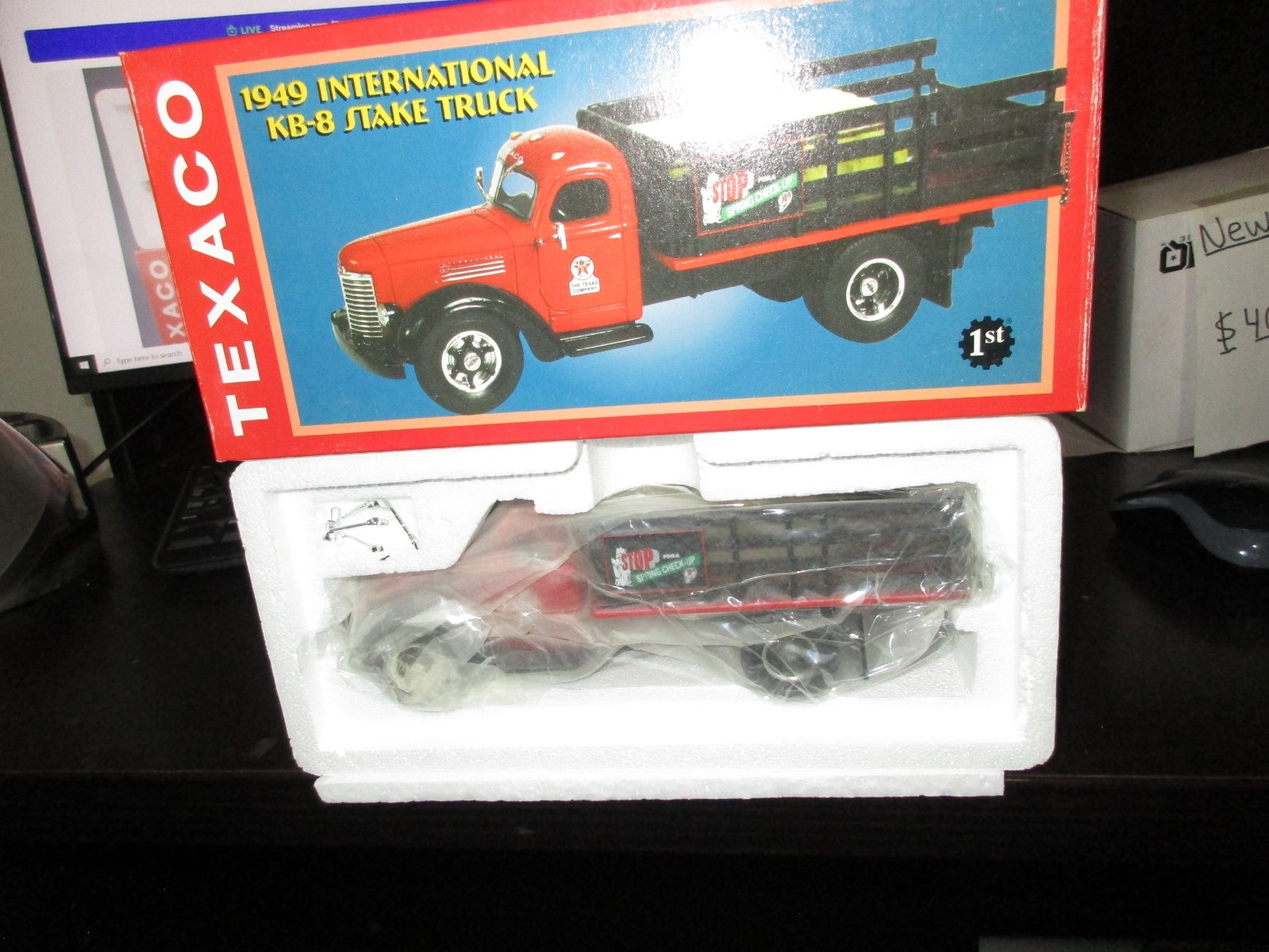 First Gear-TEXACO 1949 INTERNATIONAL KB-8 STAKE TRUCK 1/34 #19-2423 NEW