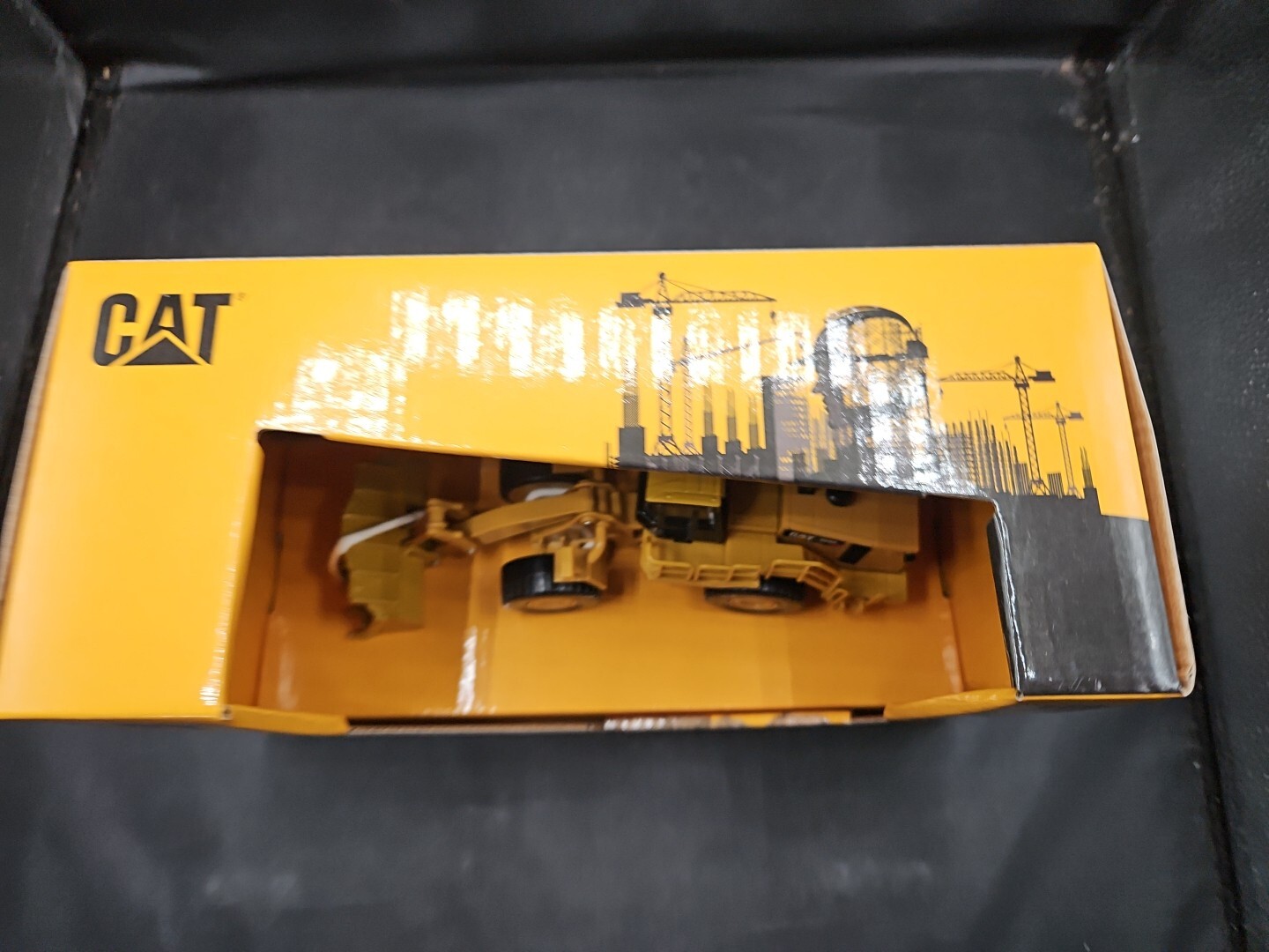 CAT Caterpillar 988H Wheel Loader 1:64 Diecast Model – Diecast Masters – 85698B
