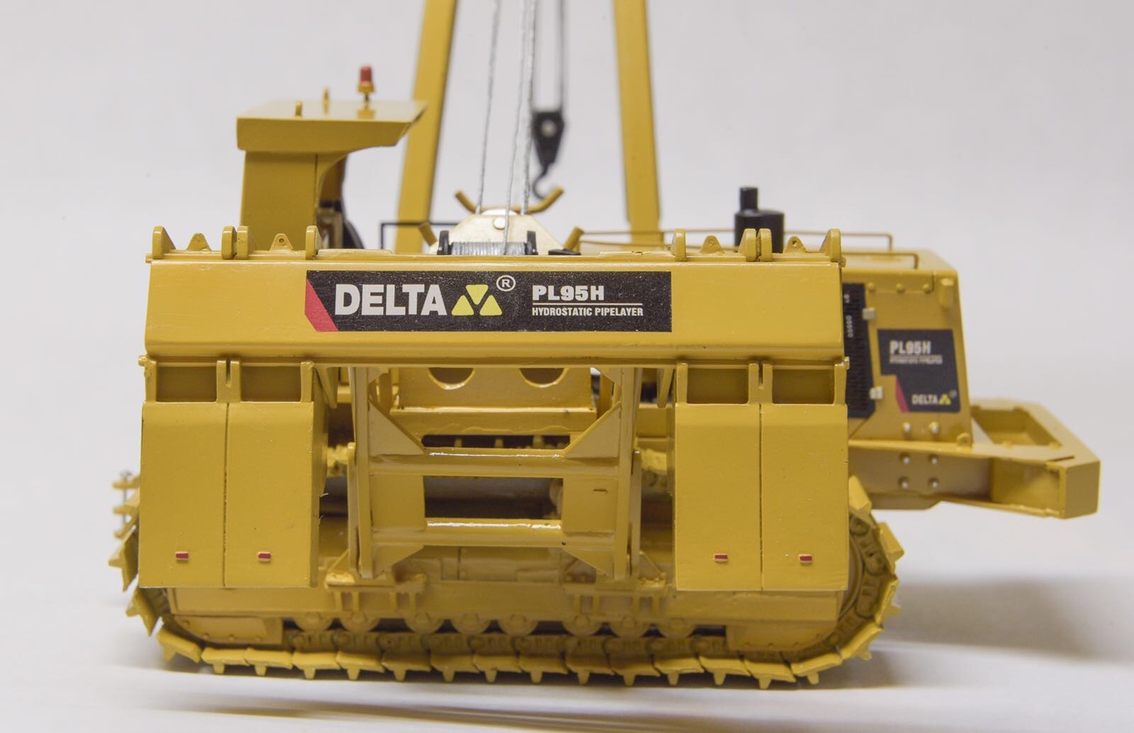 1/50 Delta Pipelayer PL95H – High Quality Resin KIT with Metal tracks
