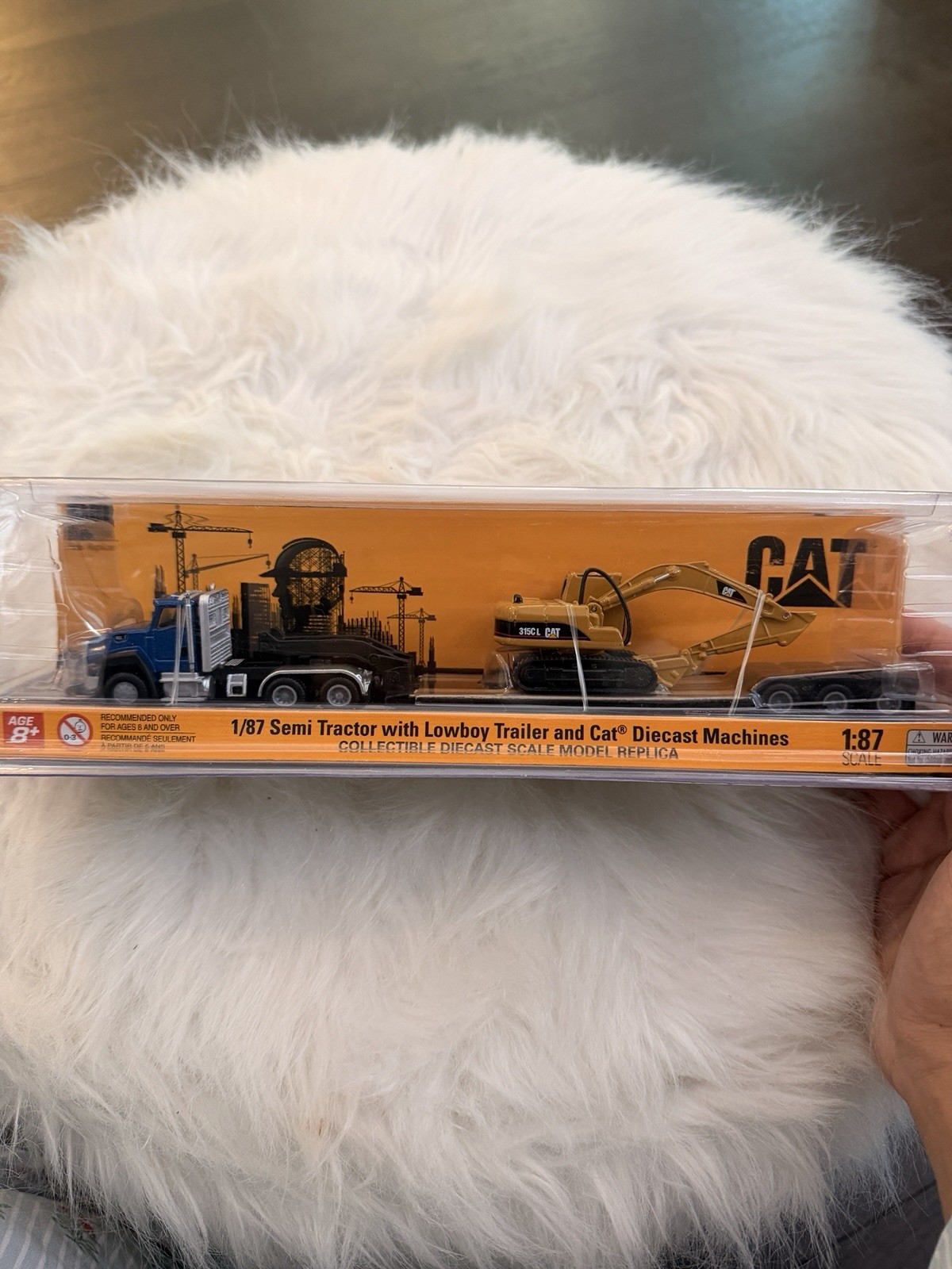 CAT CT660 Lowboy Trailer w/ 315CL Hydraulic Excavator 1:87 Diecast 84415