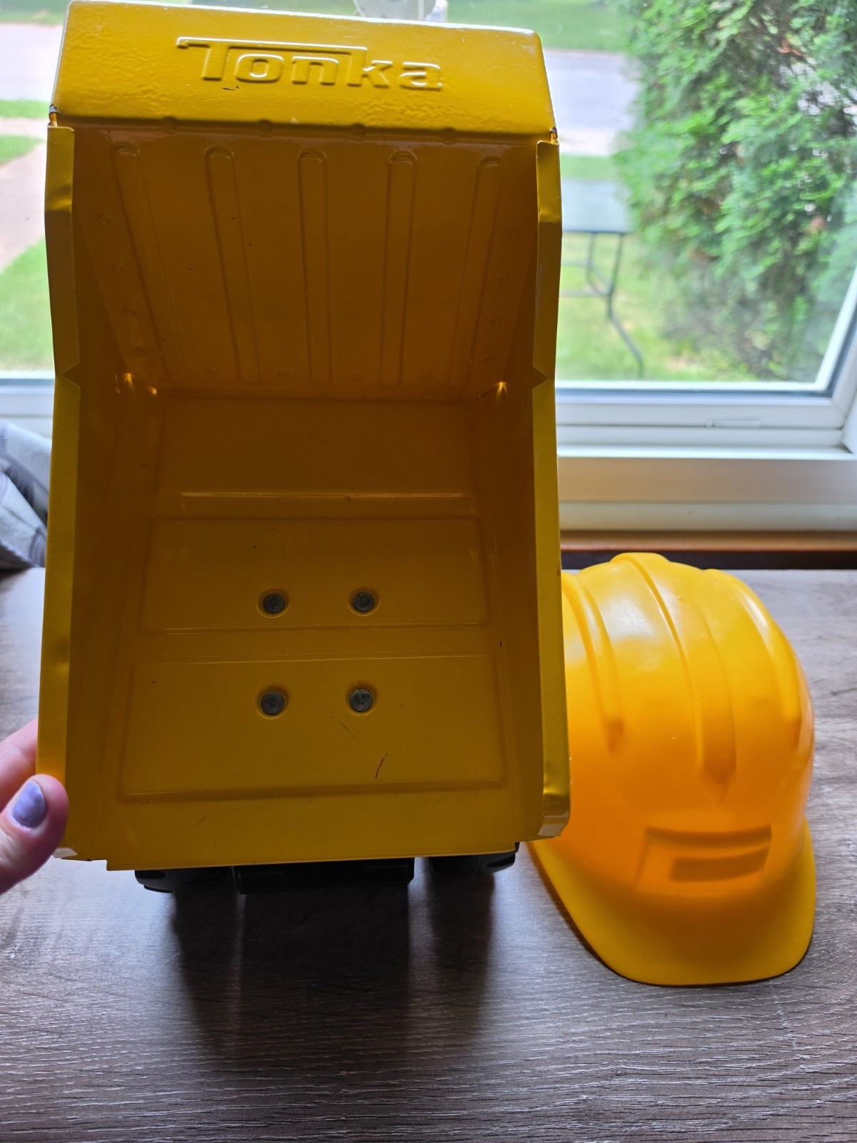 ​Tonka Classics 4000 Dump Truck Steel Yellow C-239A Toy Hard Hat Bundle EXC
