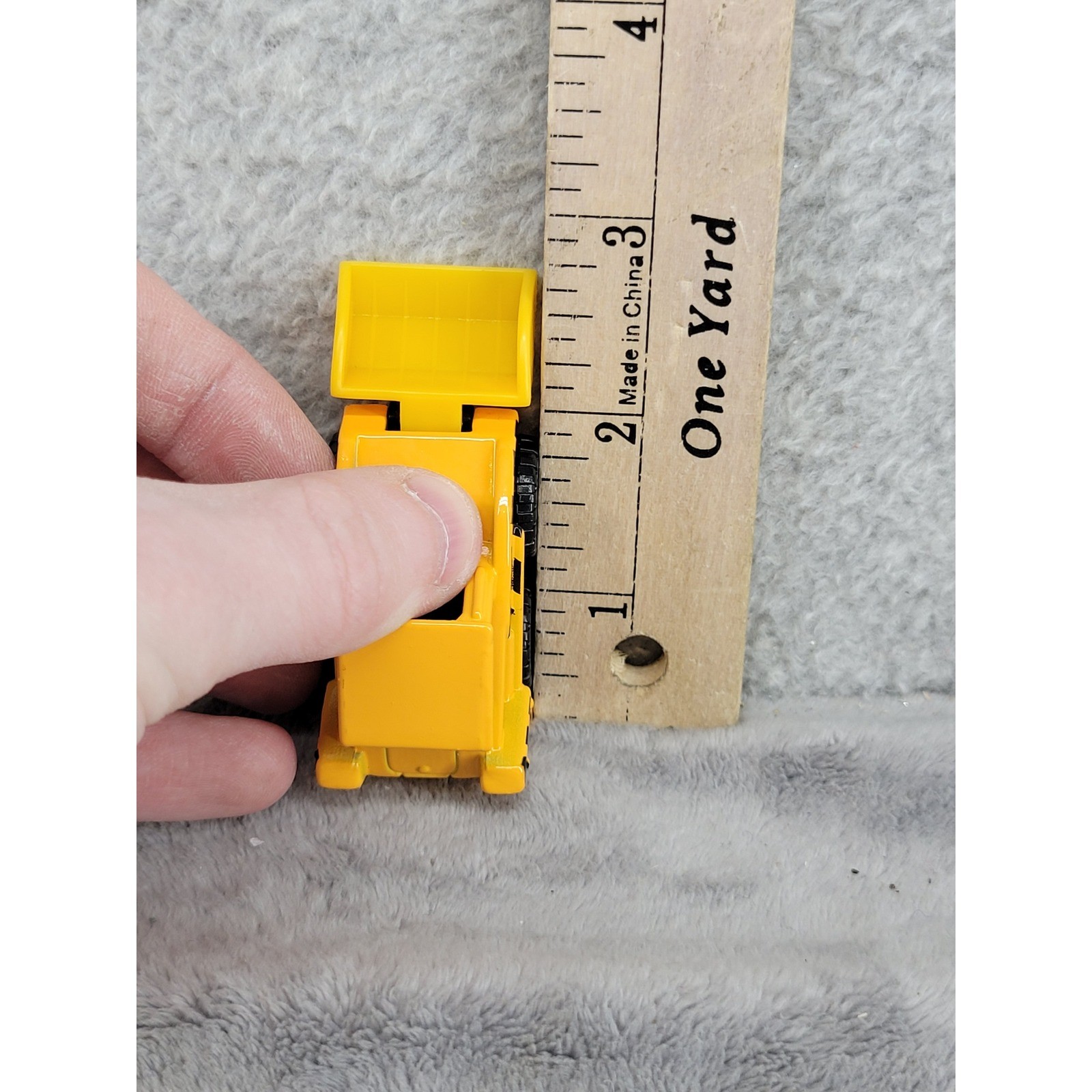 Maisto Fresh Metal Little Loader Yellow Diecast Construction Skid Steer Toy