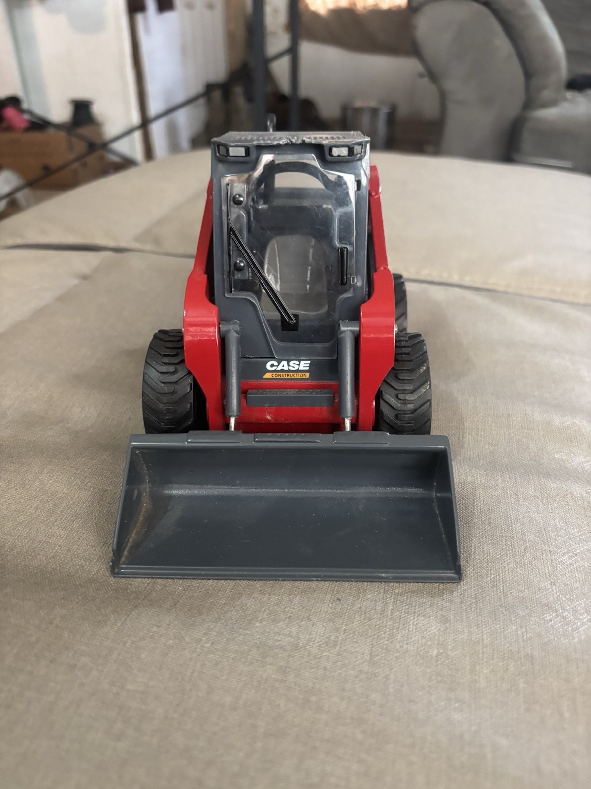 CASE SV340 1/16 Skid Steer Loader Red Gray Black Plastic Model