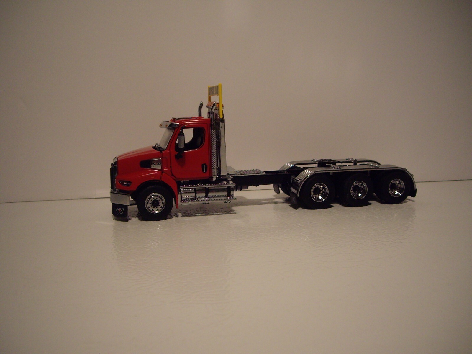 DIECAST MASTER 1/50 VIPER RED TRI-AXLE WESTERN STAR 49X SB SAME AS FIRST GEAR