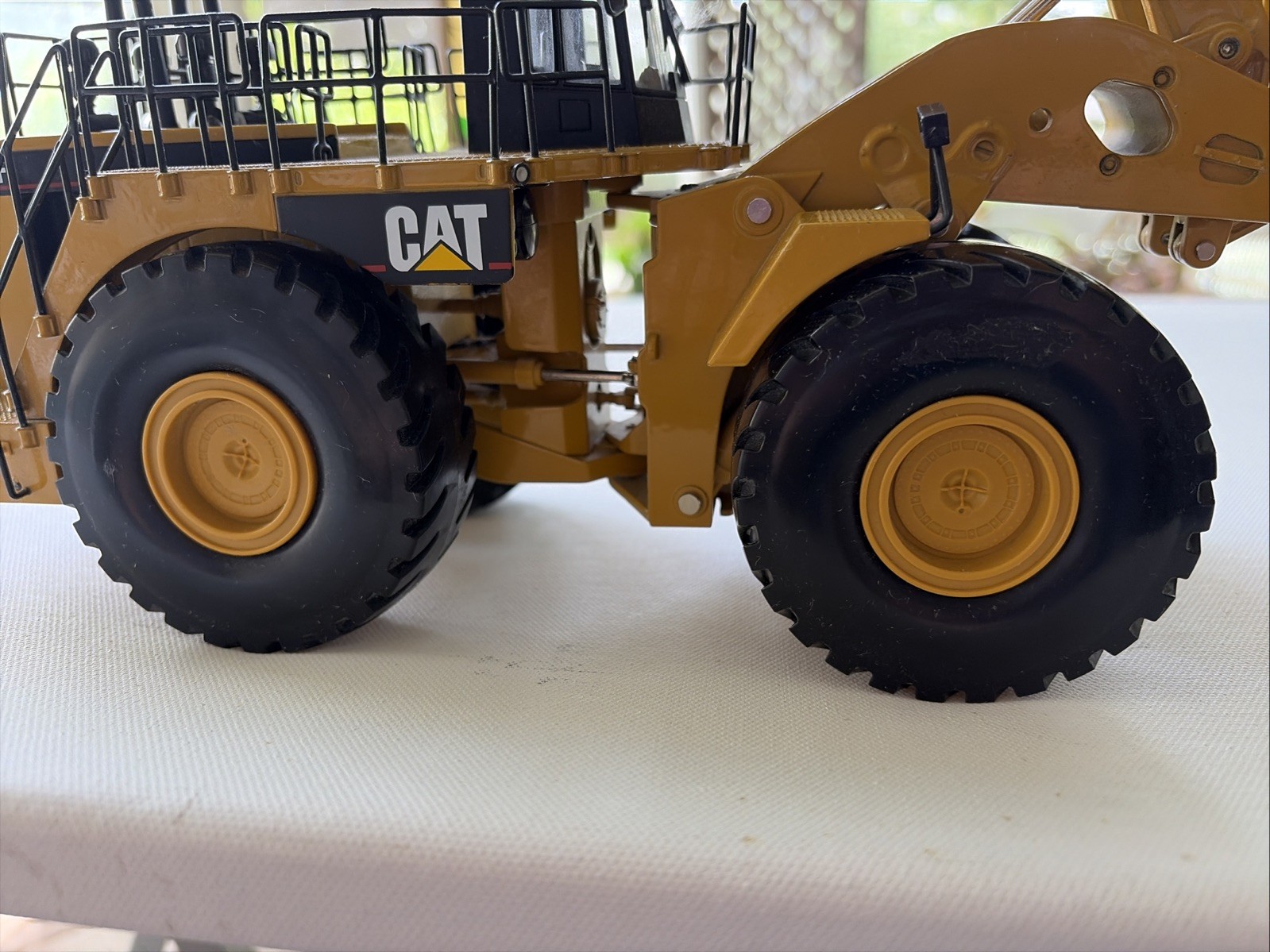 CAT 994F Wheel Loader – Norscot 1:50 BONUS Vintage I ❤️ Caterpillar Sticker