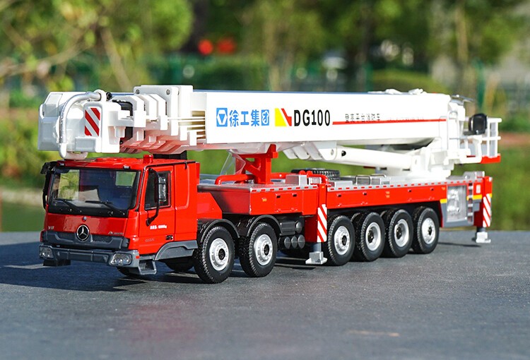 XCMG DG100 Fire Truck 1/50 Mercedes Chassis Aerial Platform Rescue Model
