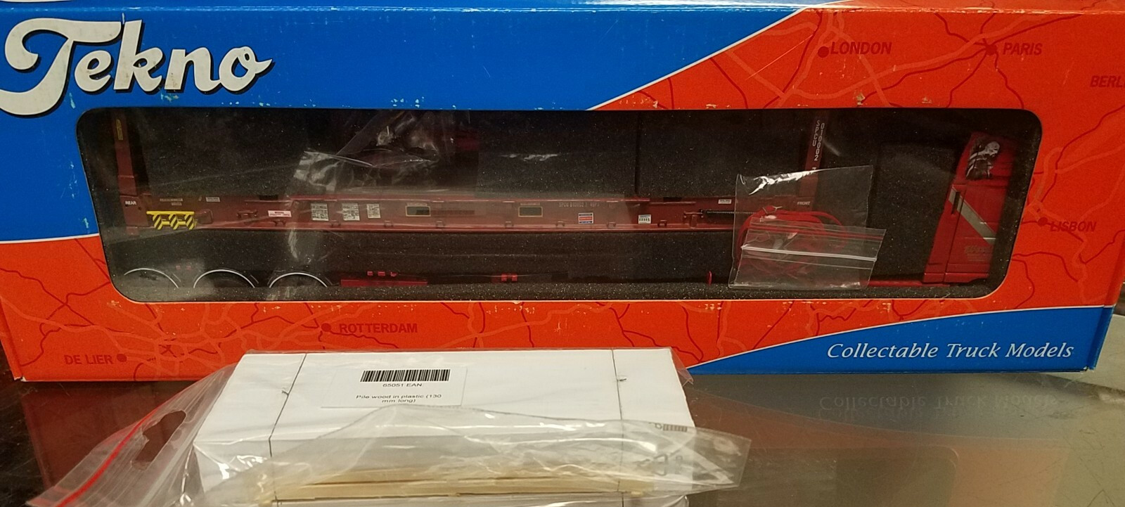Tekno 65051 Piled Lumber in Plastic Sheathing 1/50 MIP