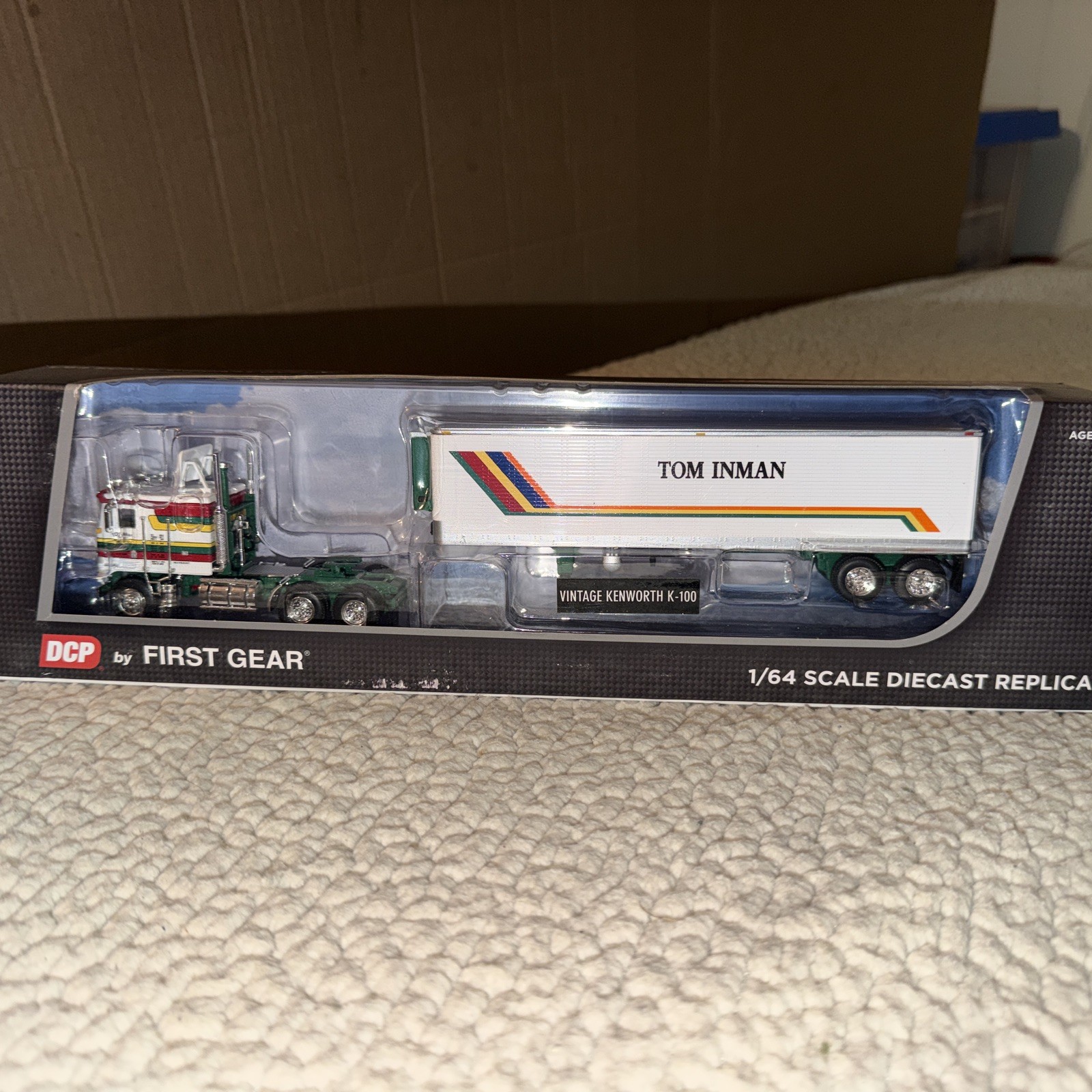 DCP 1/64 Scale Kenworth K100 COE Truck With 40′ Vintage Refrigerated Trailer T.I