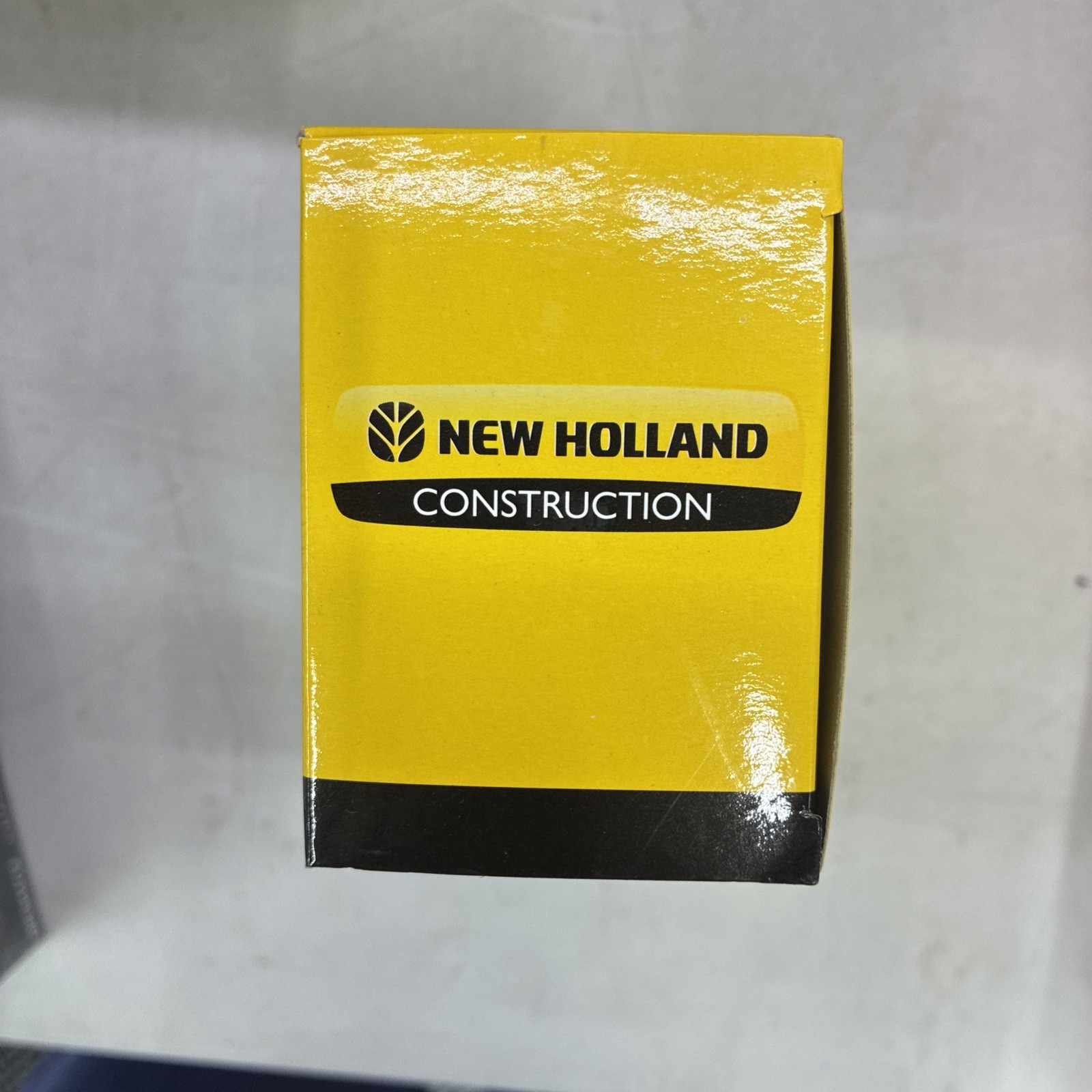 Die Cast Earth Mover “New Holland W270B Rubber Loader” 1/87