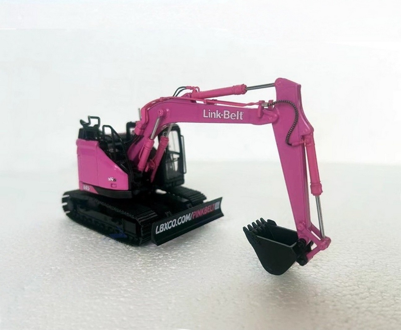 1/50 Scale Link-Belt 145 X4S Compact Excavator Pink Diecast Model Toy Gift