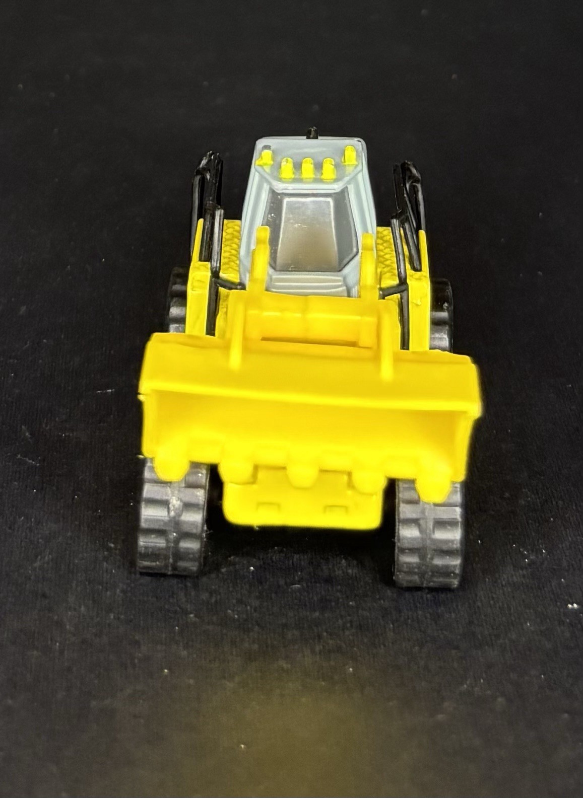TONKA 2012 Construction Yellow Front End Loader 1:64 Scale Diecast Car