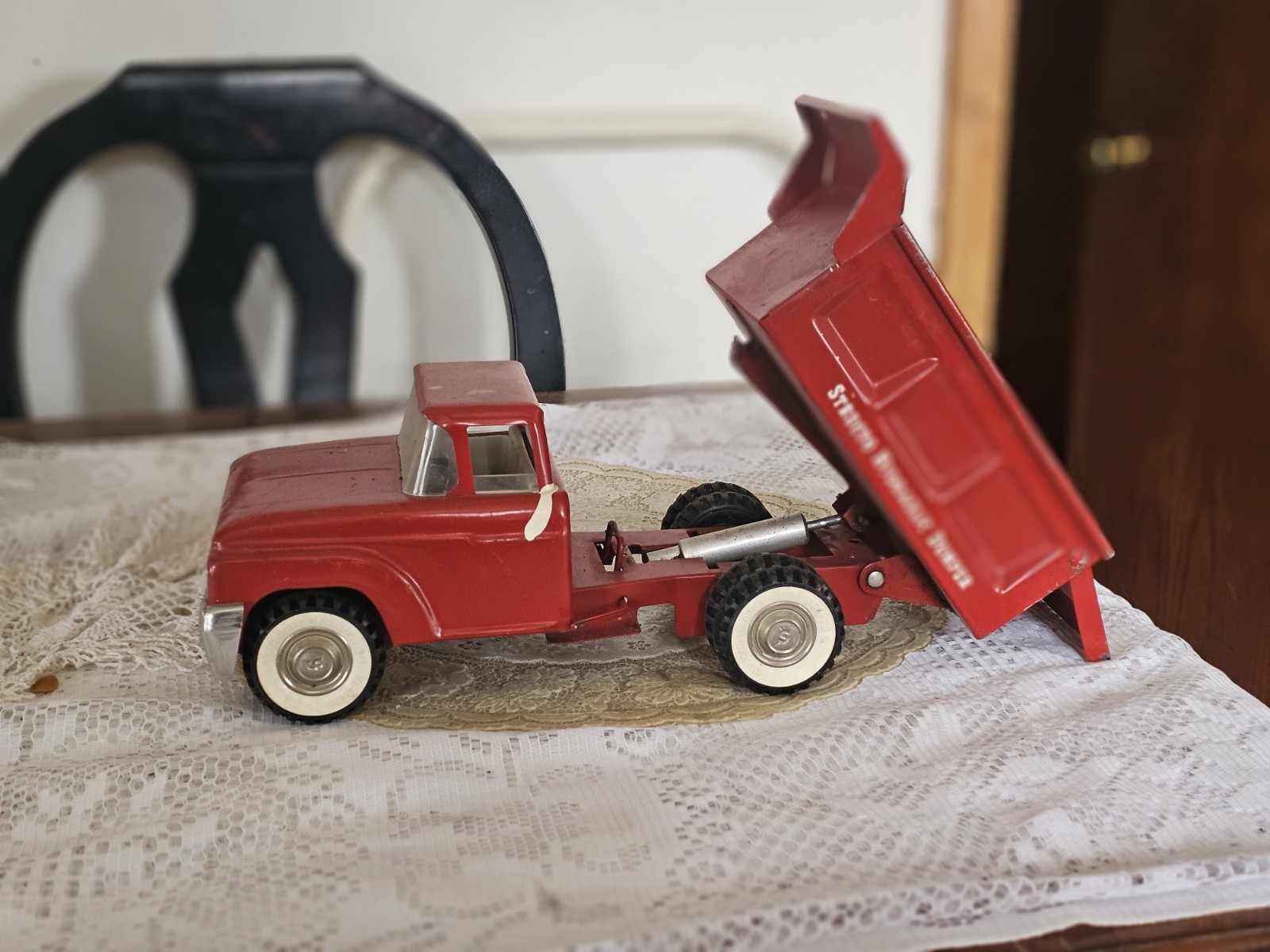 Structo Vintage Hydraulic Dumper Red Pressed Steel Diecast Dump Truck