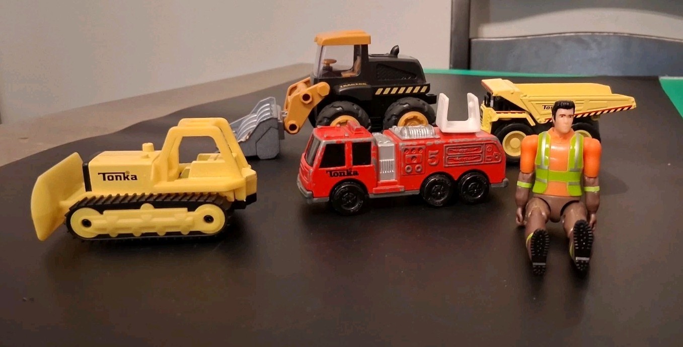 5 Construction Toys Inc Tonka & Bruder Dump Truck Bulldozer Fire Truck No Ladder