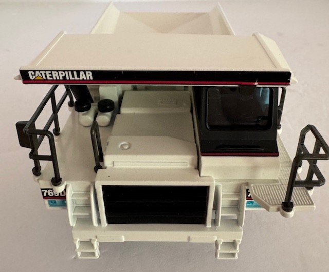 1:50 Caterpillar 769D Off Highway Dump Truck Diecast Model In White #477 By NZG