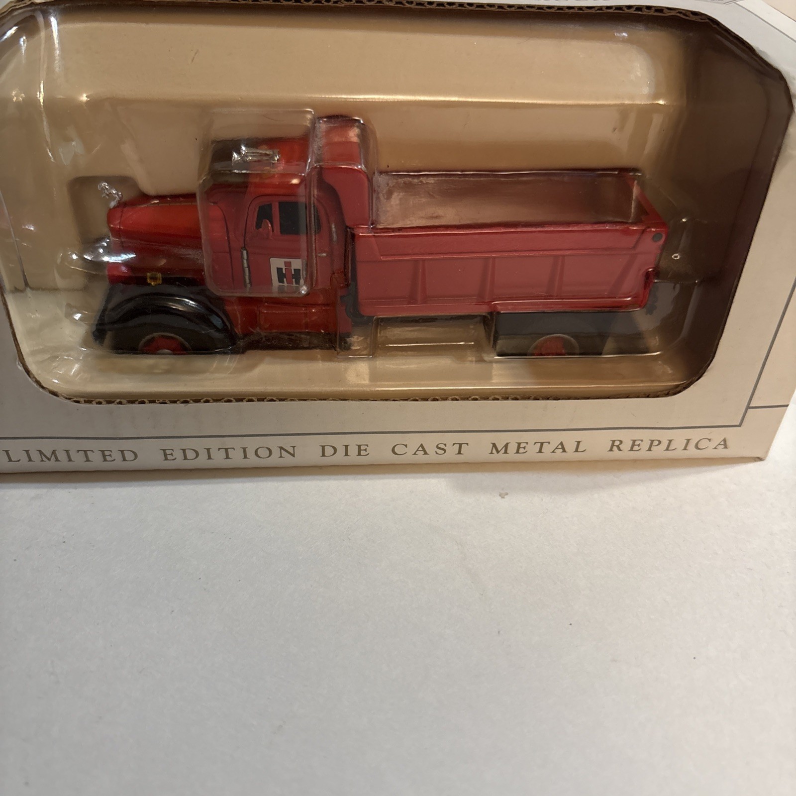 Spec Cast SpecCast SC38005 1:50 White WC Truck Volvo Dump Truck 2007 Die Cast