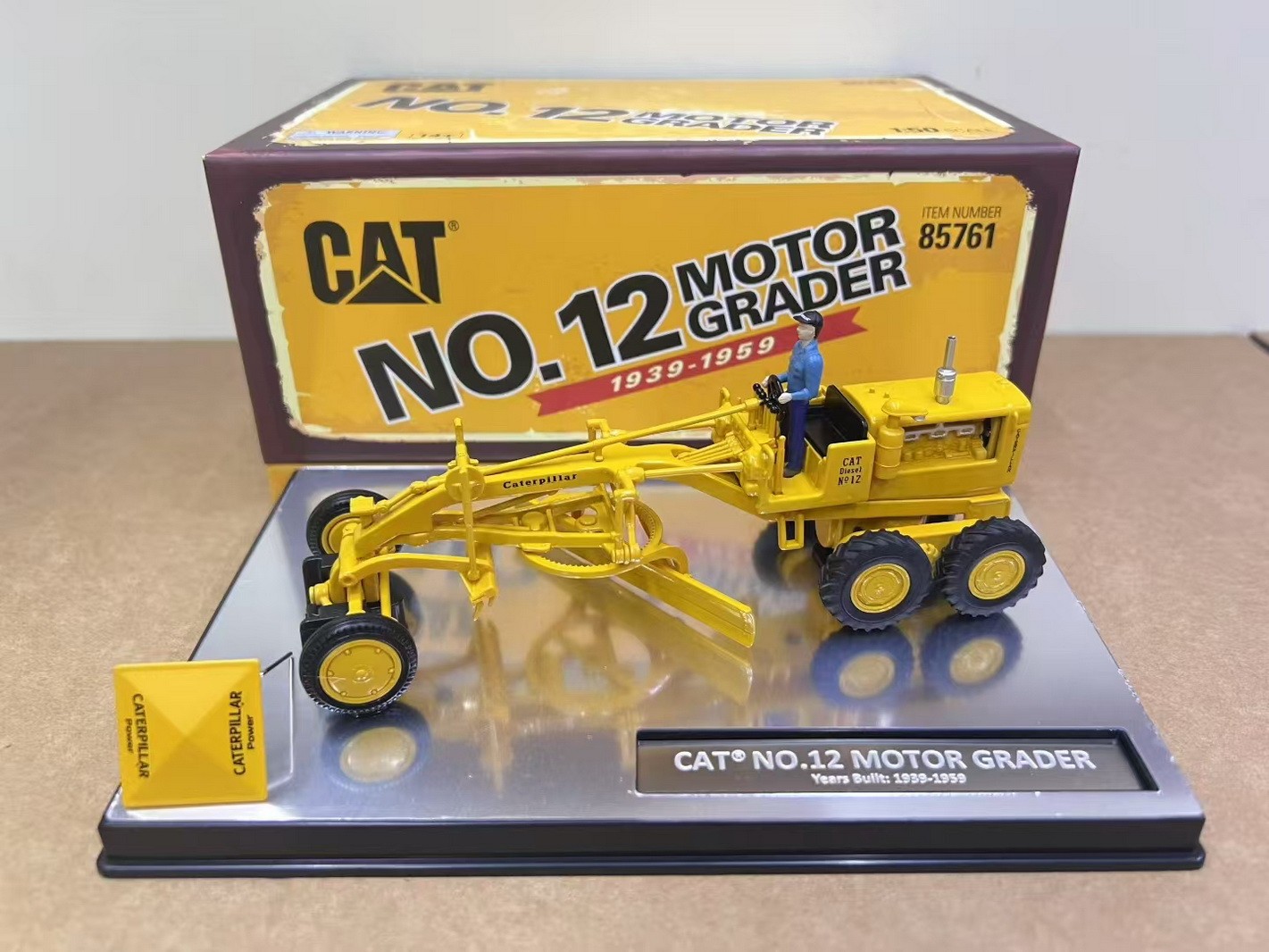 Diecast Masters 1/50 Scale CAT NO.12 Motor Grader Diecast Model Toy 85761