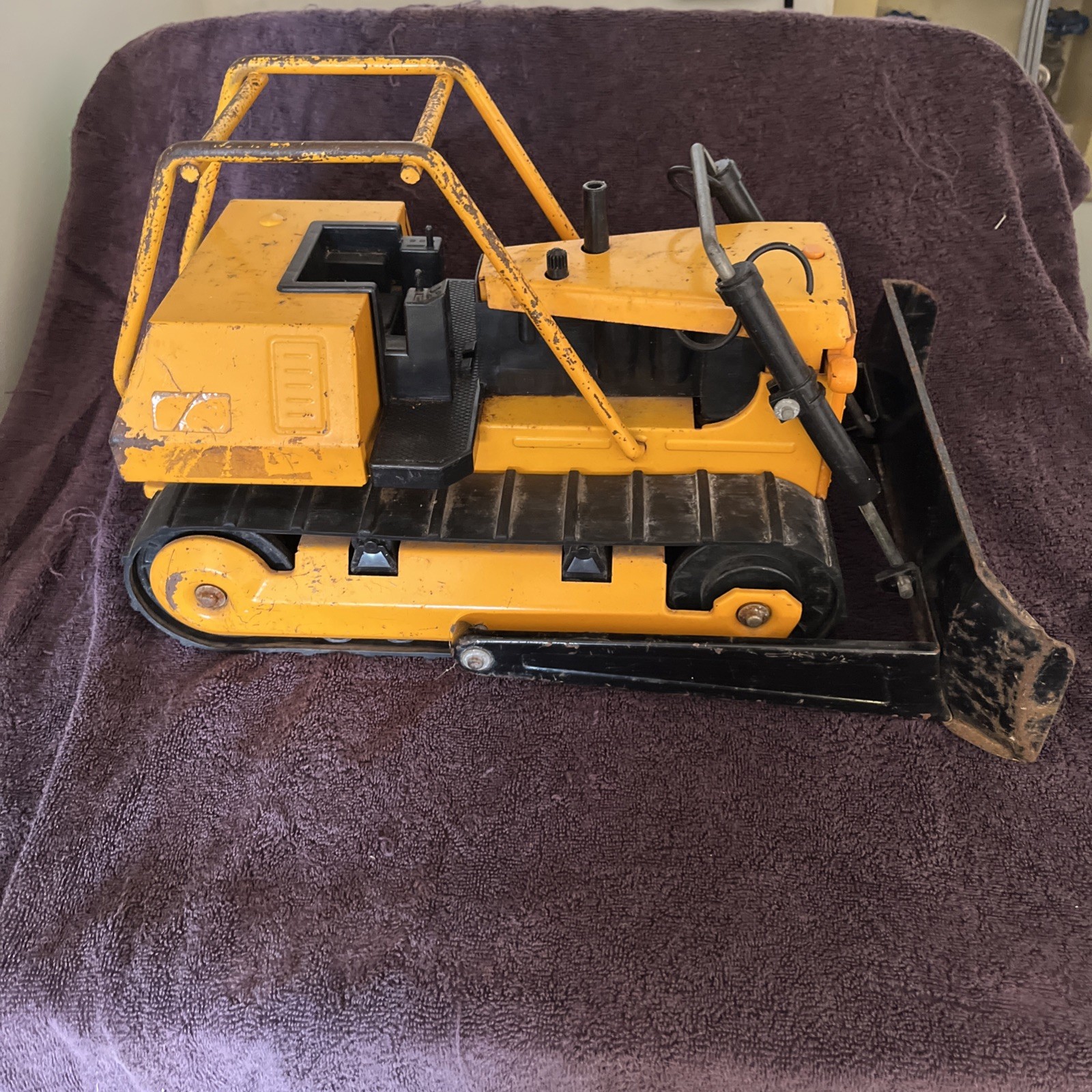 Vintage 1970s Mighty Tonka T-9 Bulldozer Construction Toy Pressed Steel Orange/j