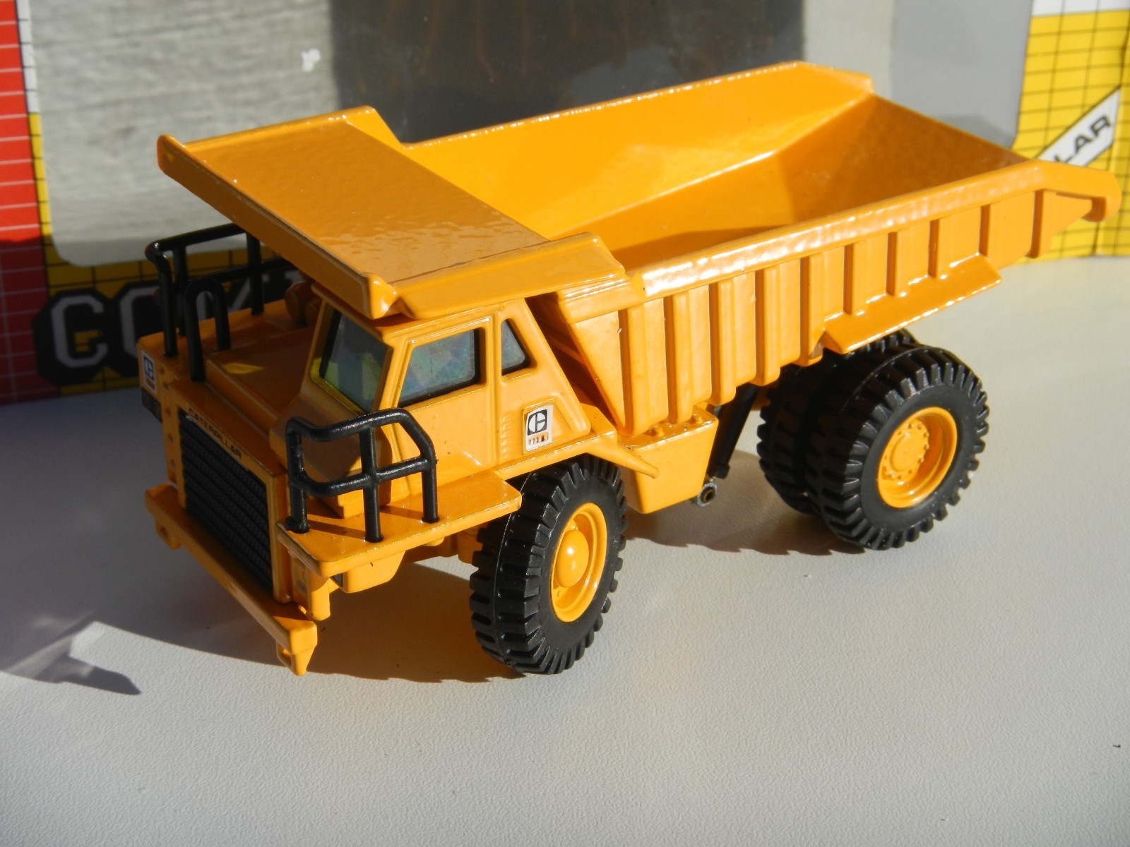 JOAL COMPACT CATERPILLAR DUMPER TRUCK