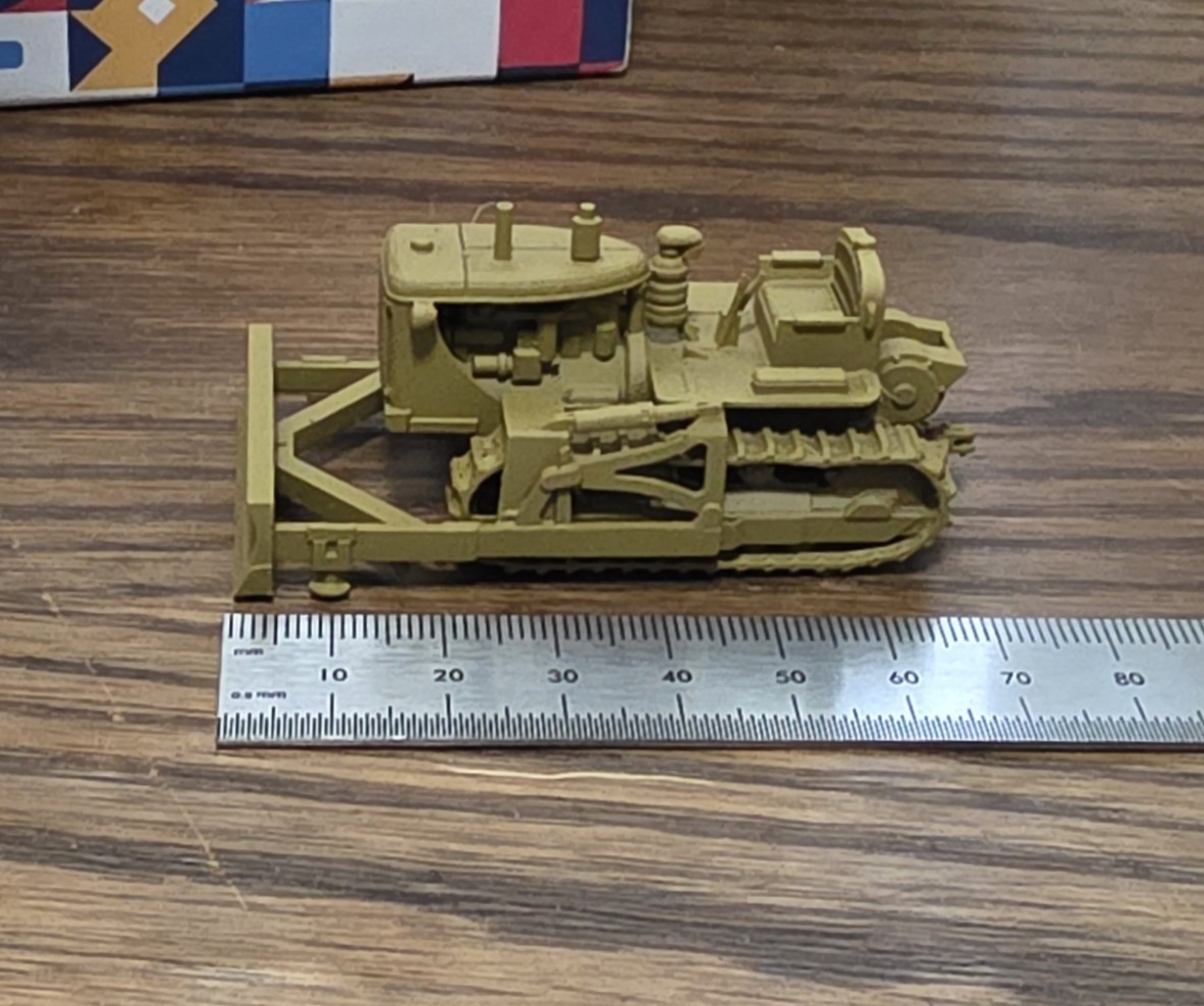 One 1/87 HO scale D7 bulldozer w/ winch, yellow! EXCLUSIVE!