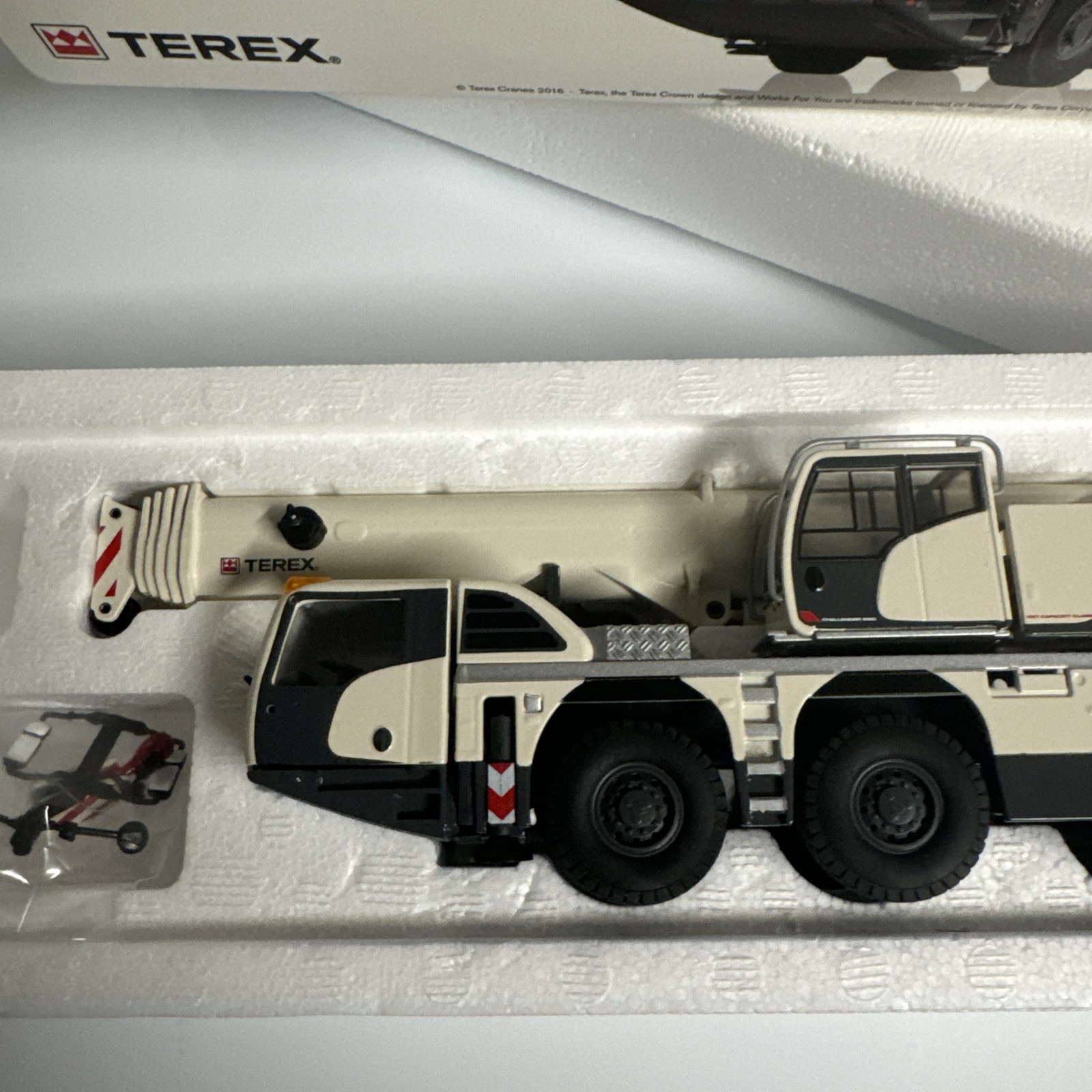 CONRAD 1/50 SCALE #2116 TEREX CHALLENGER 3160 ALL TERRAIN CRANE! APPEARS UNUSED!