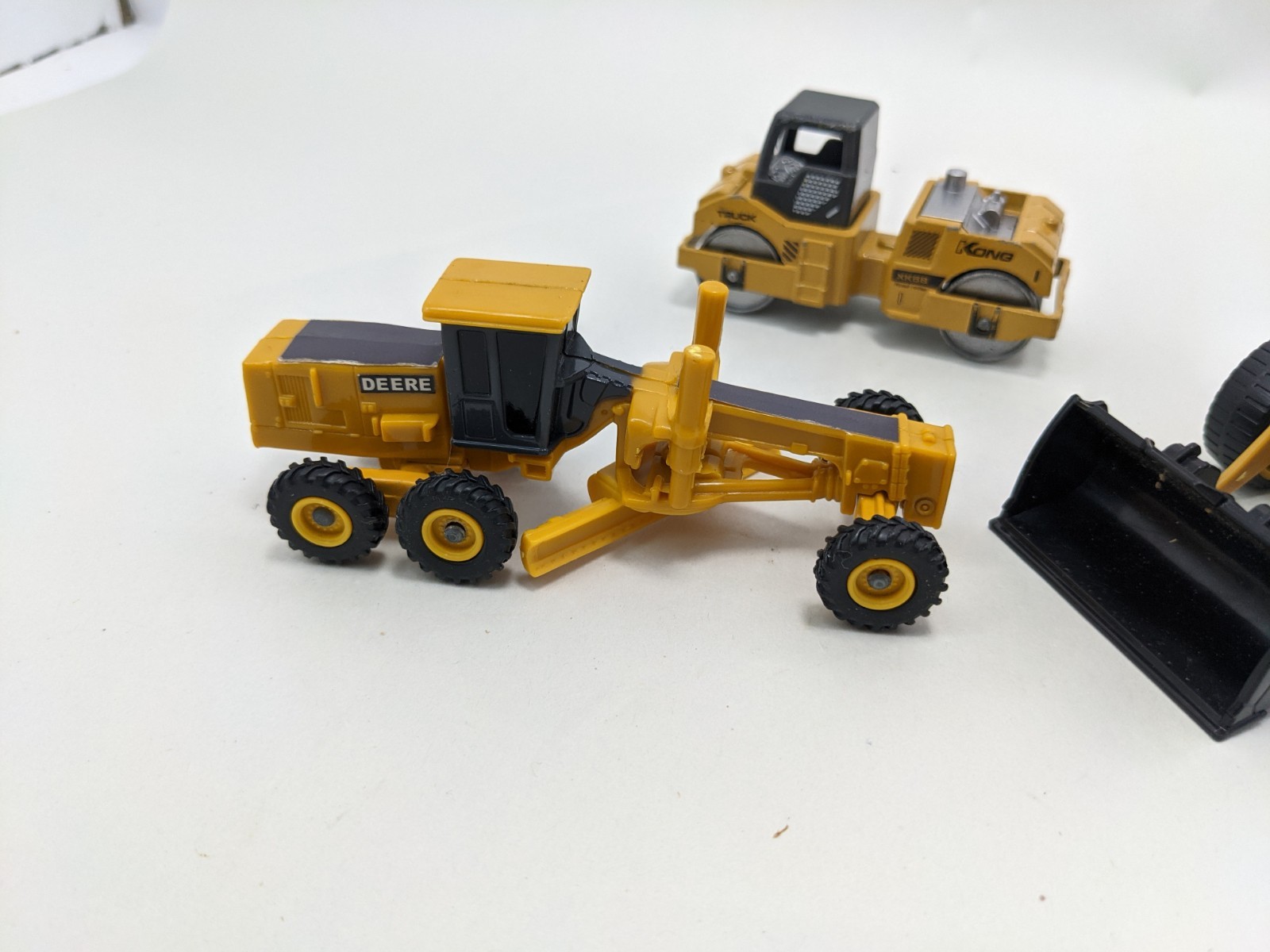 Ertl John Deere Road Scraper , HD Cat Loader, Hot Wheels Steam Press Lot Of 3