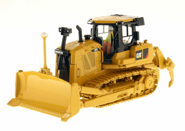 DieCast Masters 85224C 1:50 Caterpillar D7E Track-Type Tractor Dozer