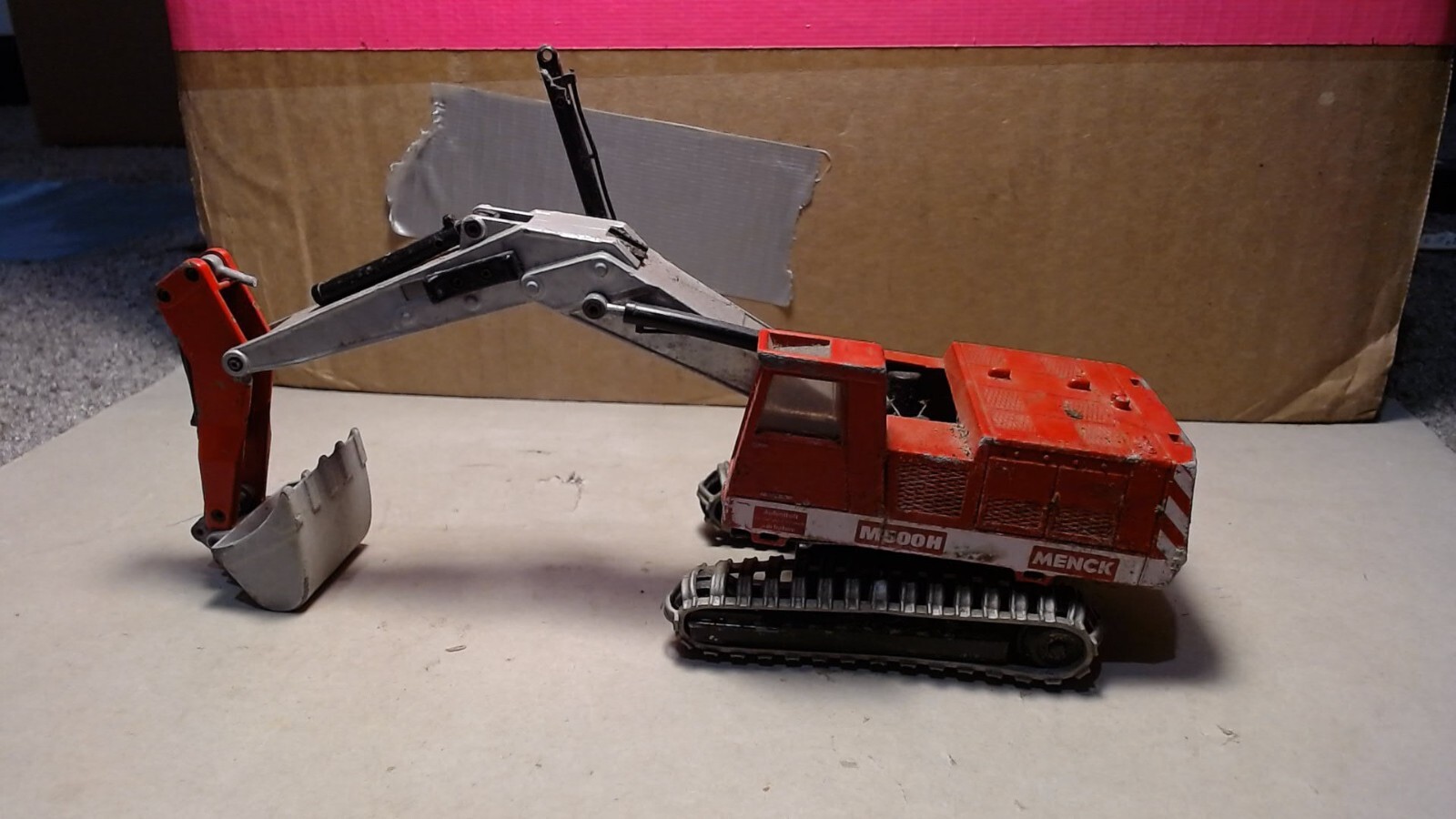 Silku Menck M500H Grossbagger Digger Red W.Germany Diecast 3413