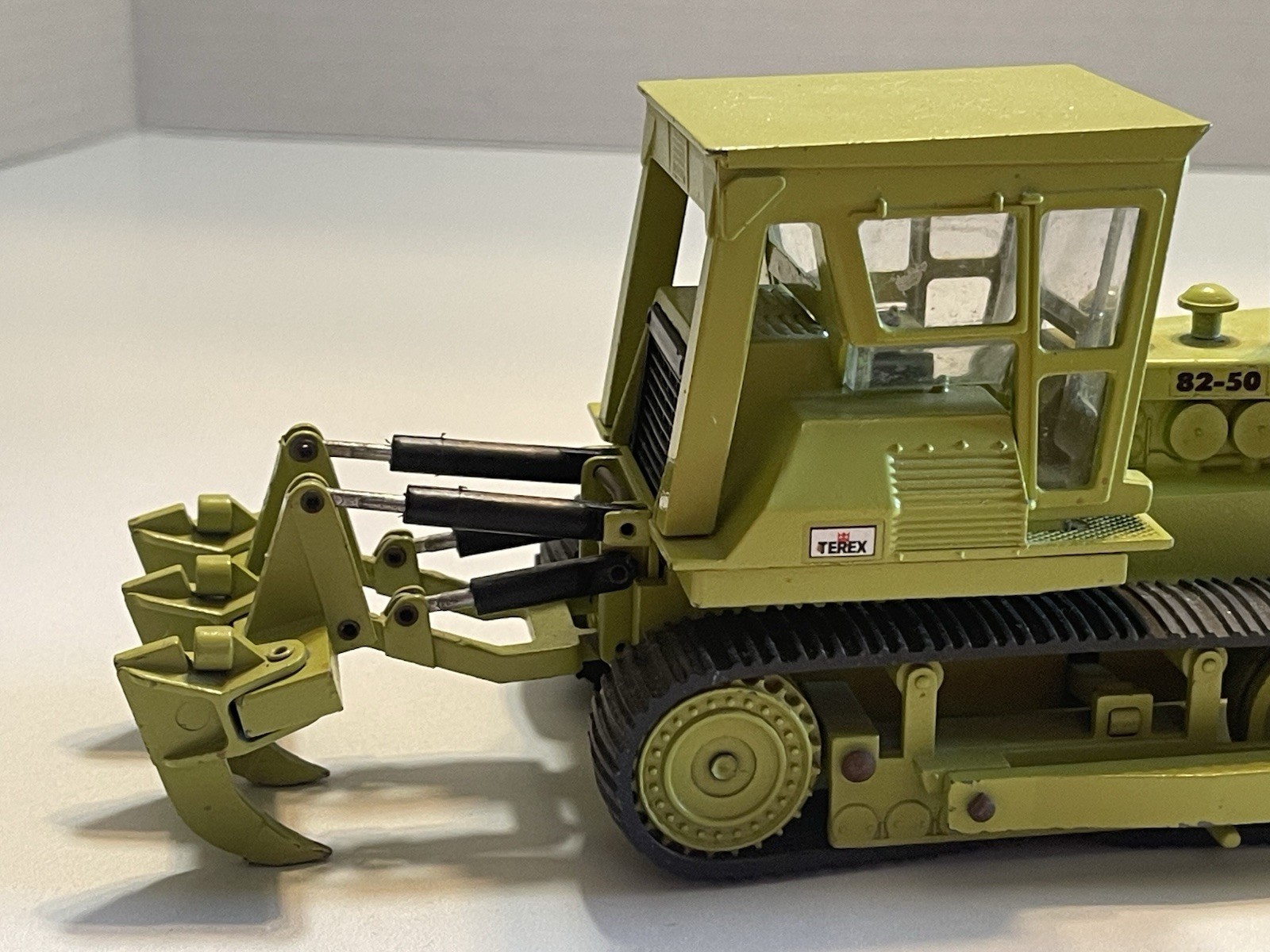 Terex 82-50 NZG Diecast Bulldozer Green Vintage 1:40 Crawler Excavator