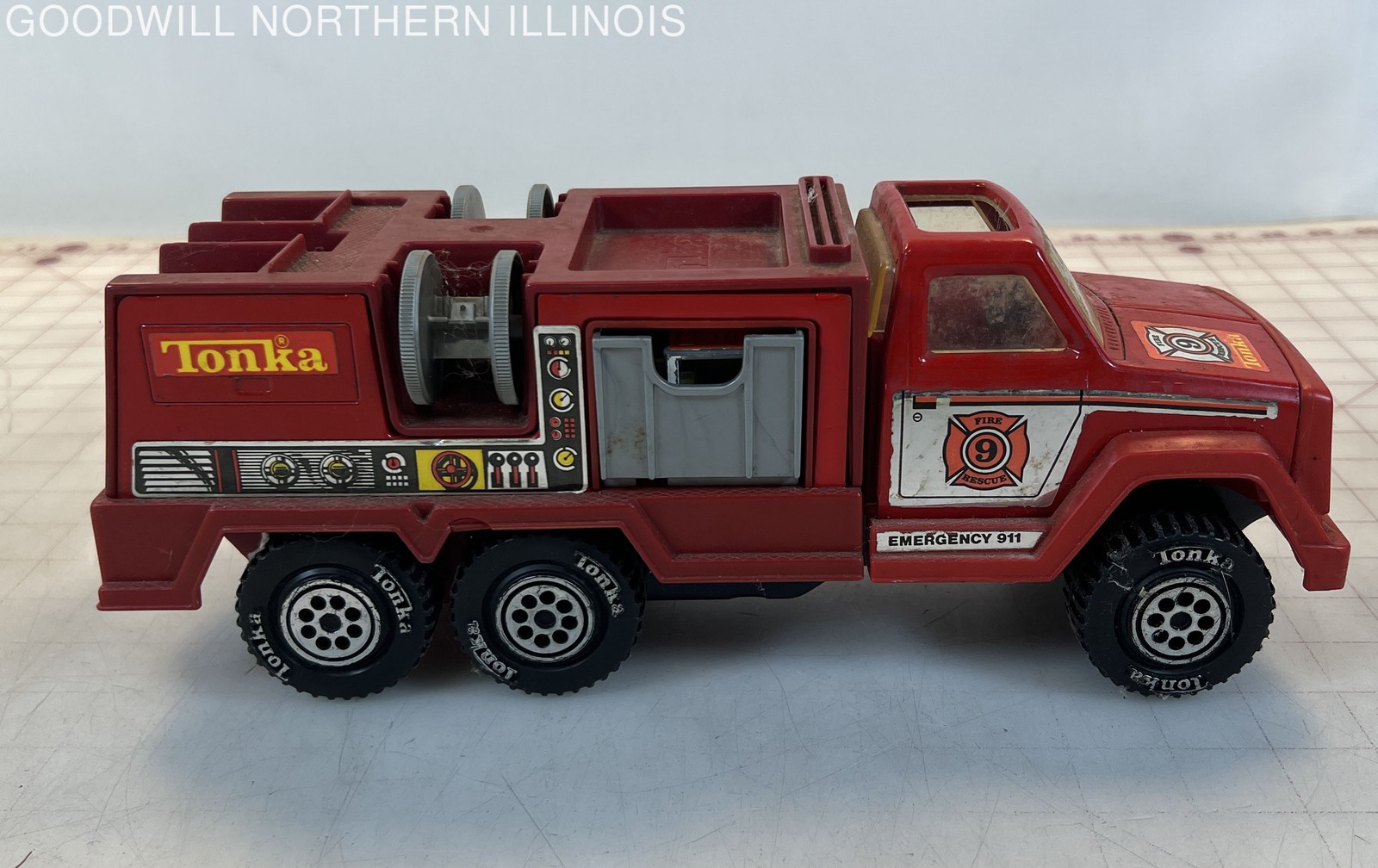 Vtg Tonka #9 Fire Engine Rescue Emergency 911 Red Plastic/Metal Toy Truck Car