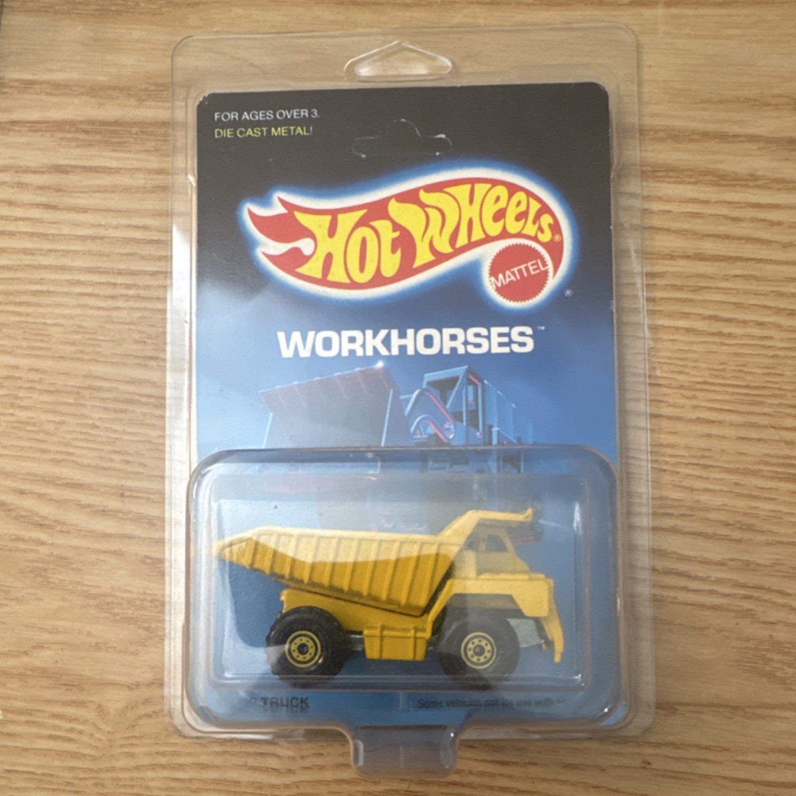 Hot Wheels Workhorses Dump Truck Unopened Box 1988 WRONG DIRECTION ERROR
