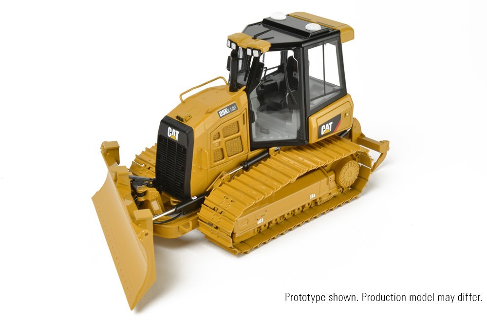 CCM CAT D5K2 LGP Dozer Caterpillar “Contractors Series” 1/24 NIB 2019