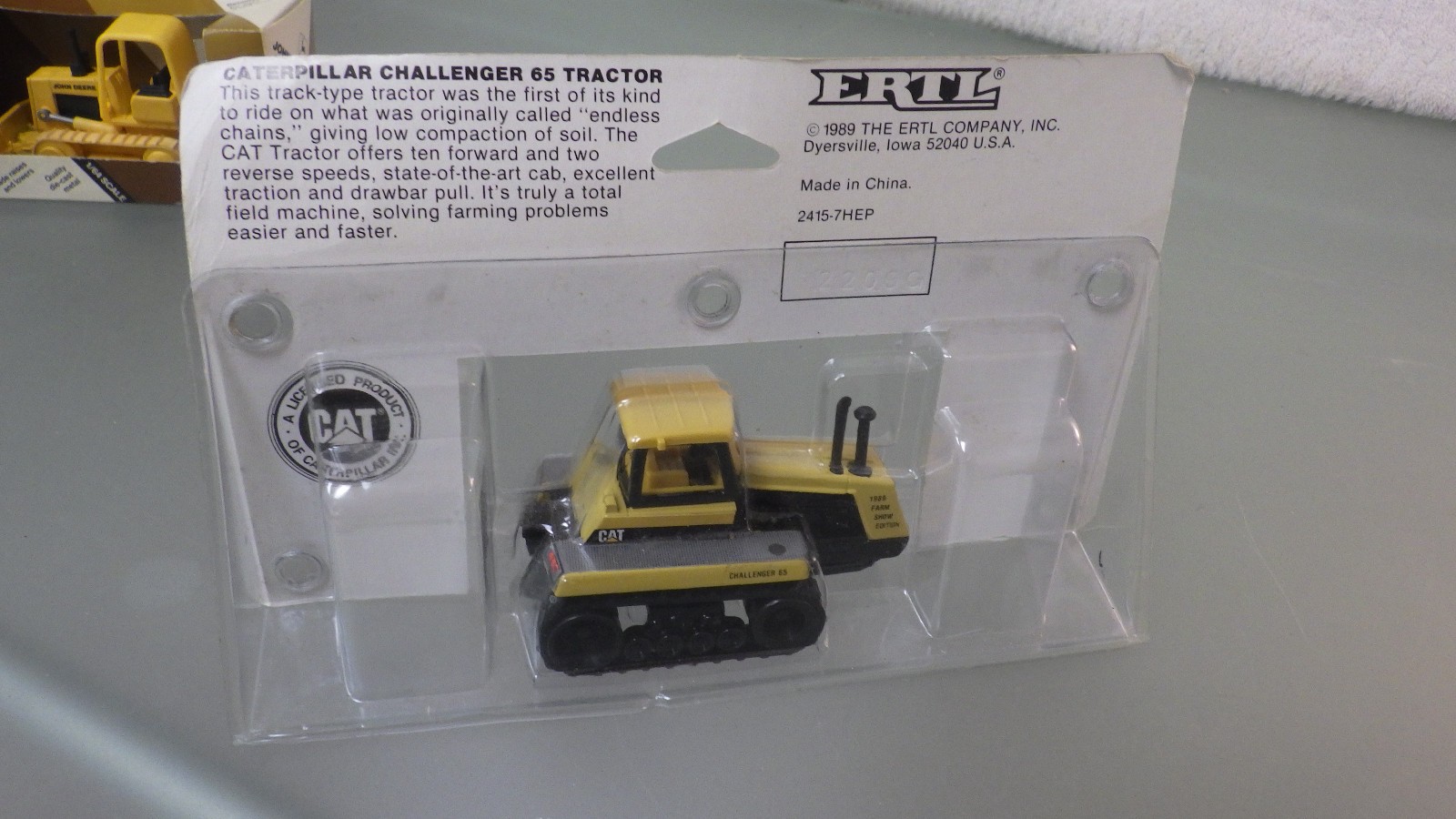 Vtg Ertl 1989 FARM SHOW EDITION Challenger 65 CAT Tractor 1/64 NIP Construction