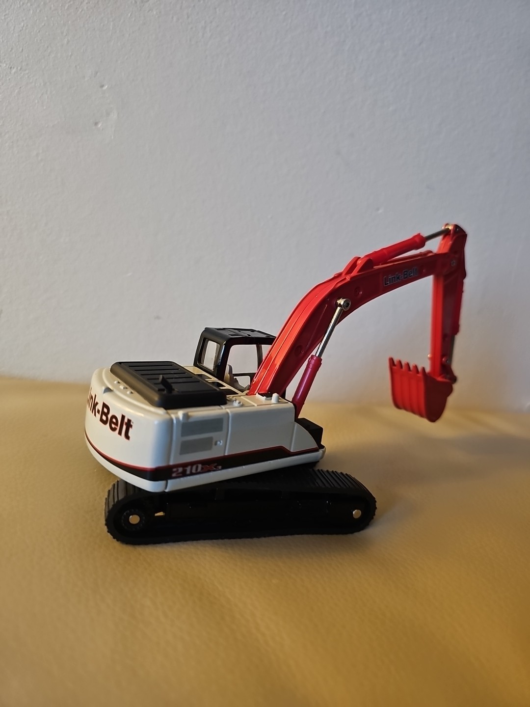 EUC Link Belt 210X3 Series Excavator Trackhoe, 1/50 Diecast