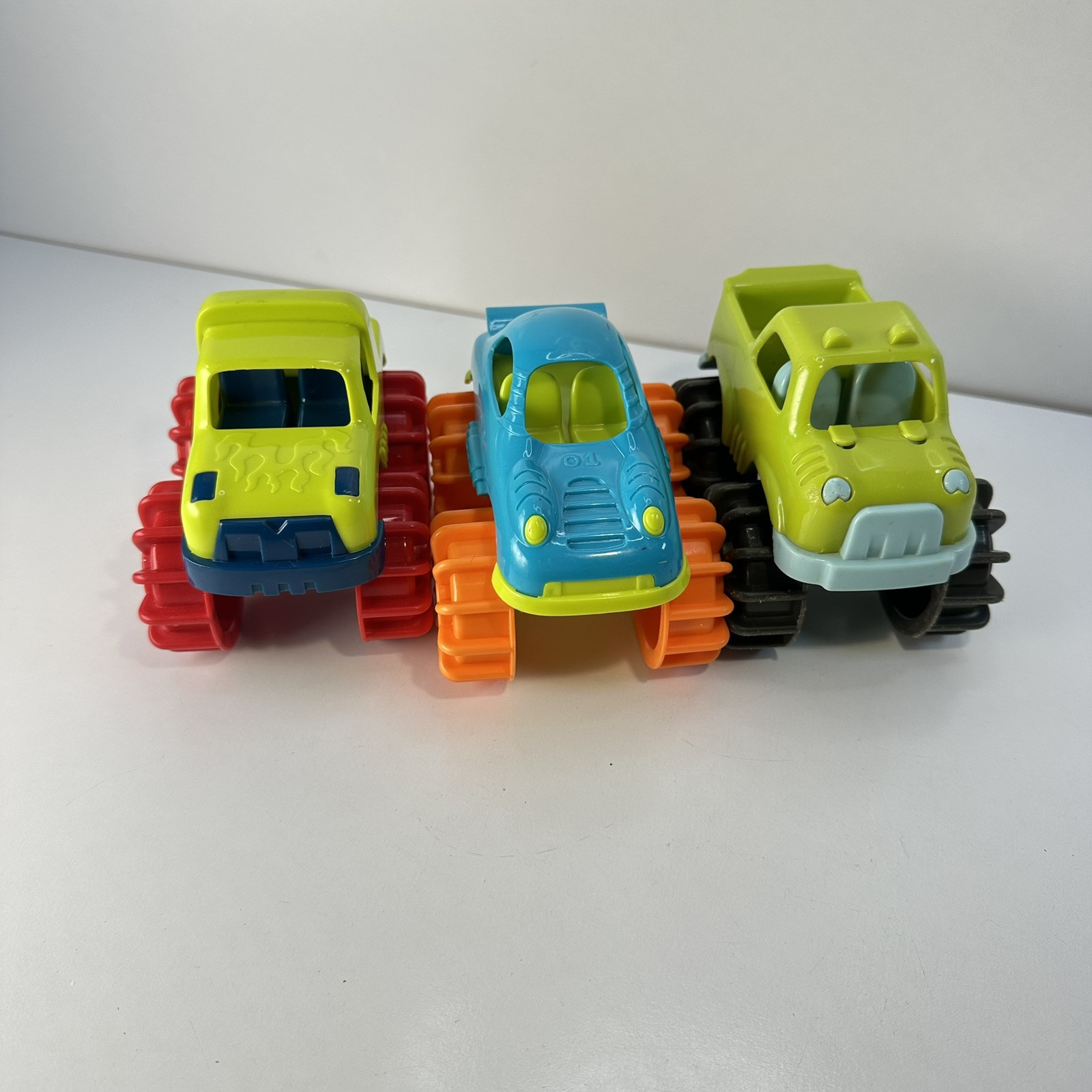 B You Water and Sand Vehicles by Battat Lot of 3 4″ Cars Beach Playset for Kids