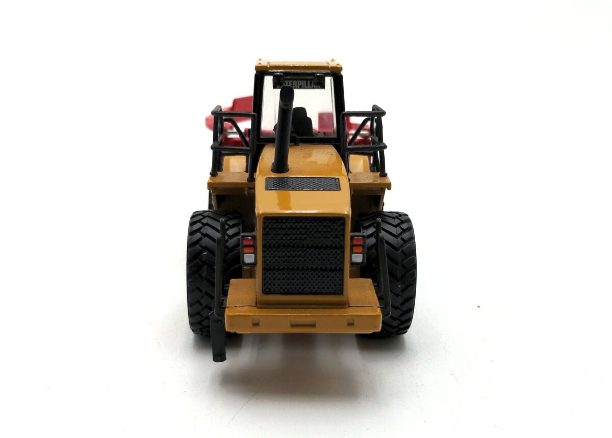 Norscot 55026 1:50 Caterpillar 980G Forest Machine w/Tire Changer – Custom EX