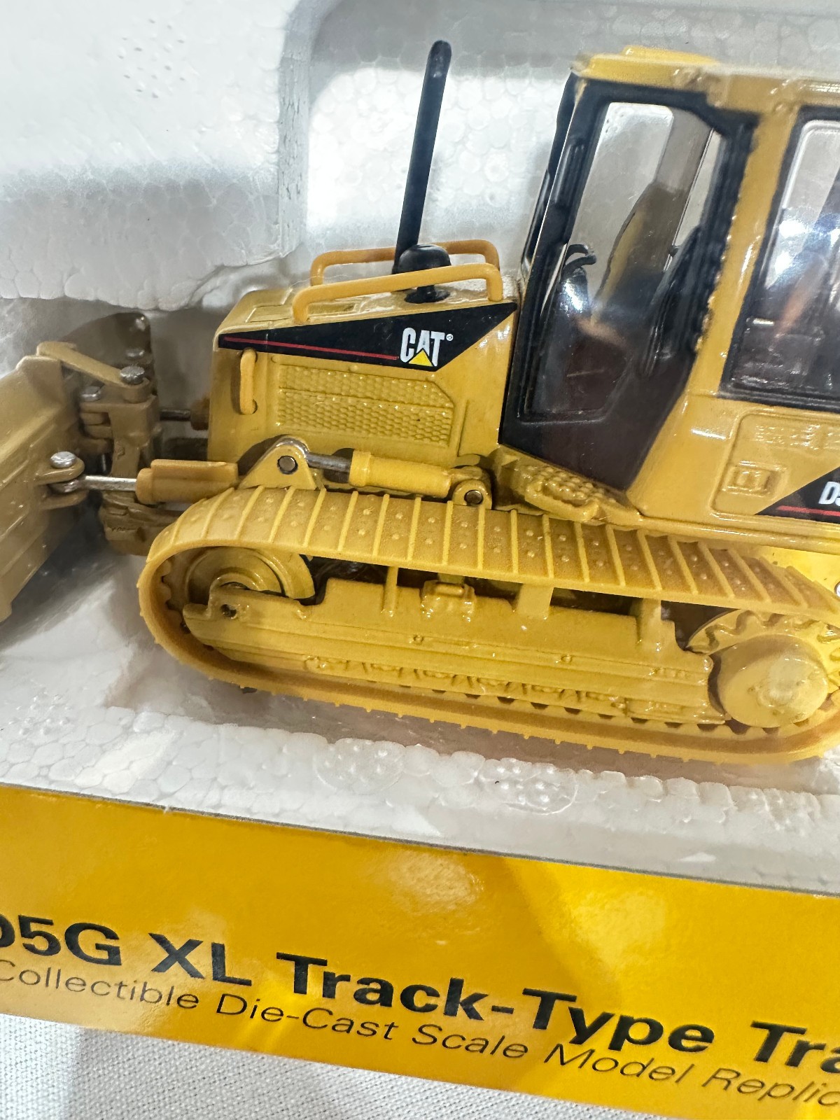 Caterpillar D5G XL Dozer With Blade & Ripper By Norscot 1/50th Scale