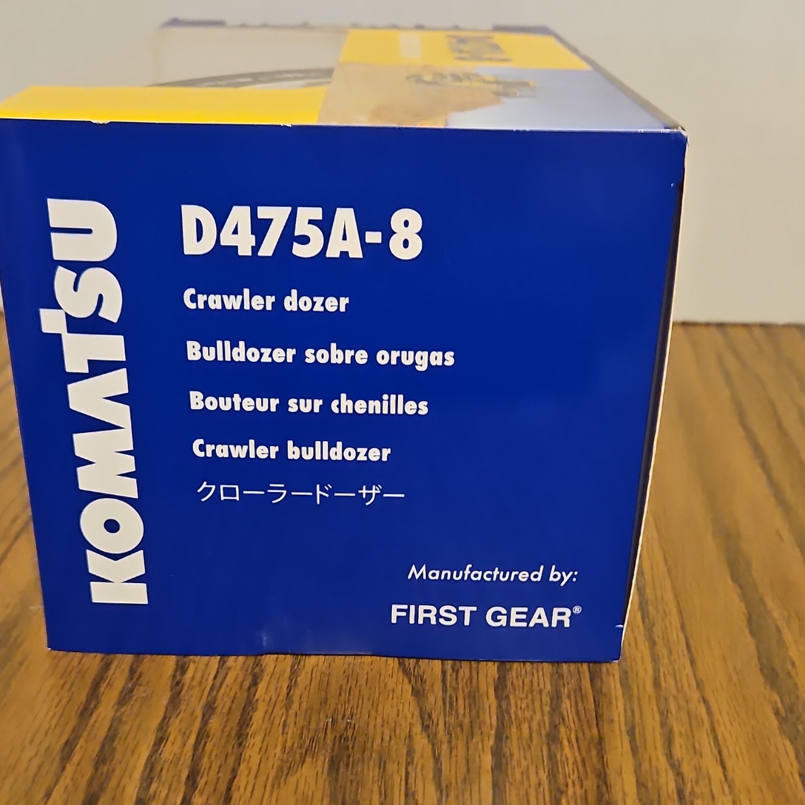 First Gear Komatsu D475A-8 Crawler Dozer 1:50 Scale Diecast Metal Model